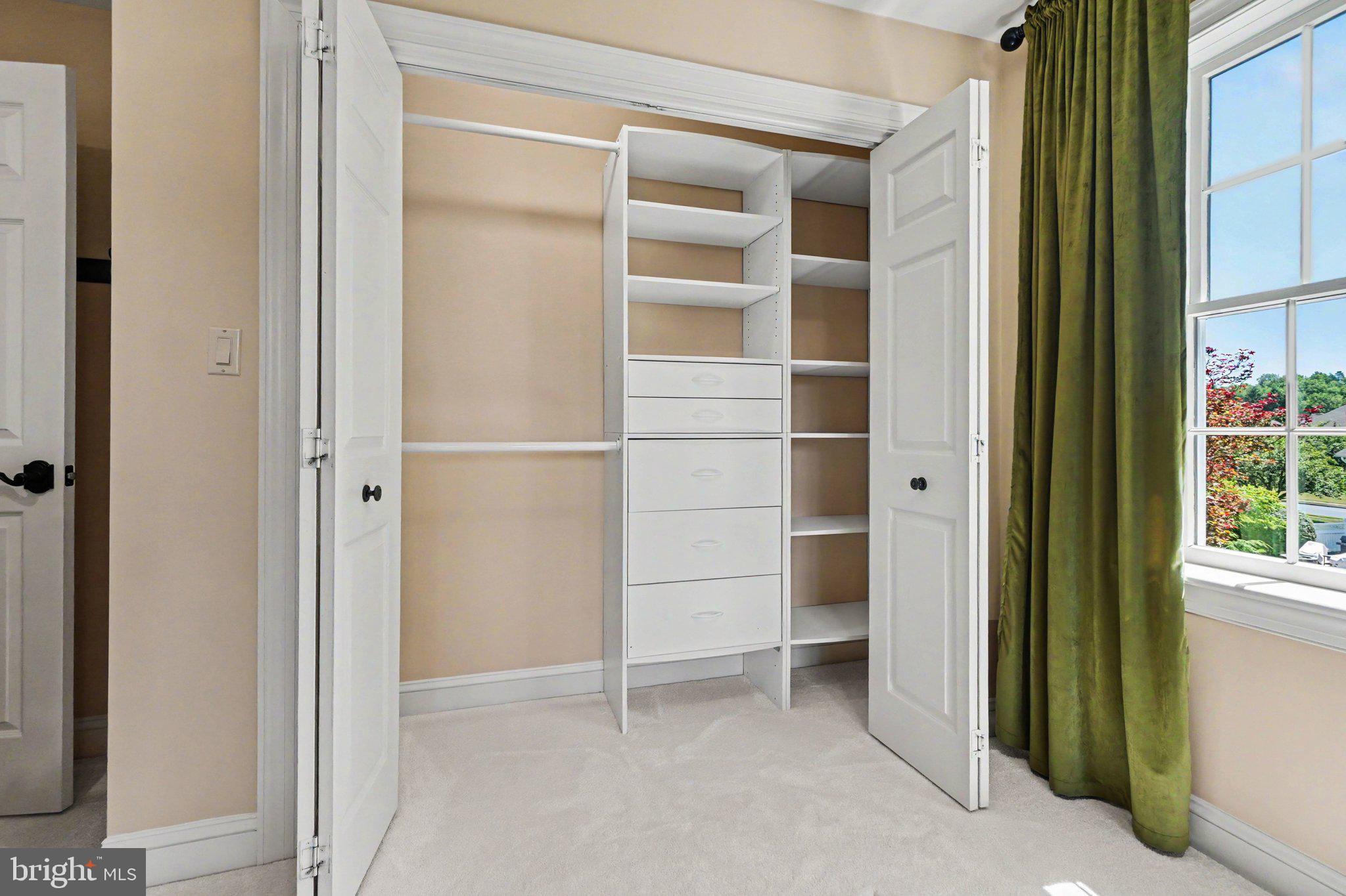 MEADOWVIEW ESTATES - Residential