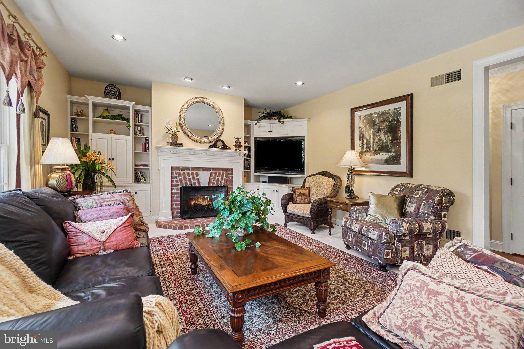 MEADOWVIEW ESTATES - Residential