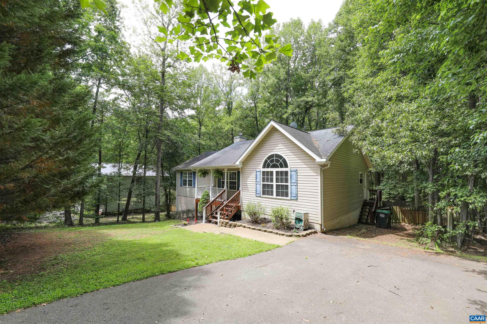 LAKE MONTICELLO - Residential