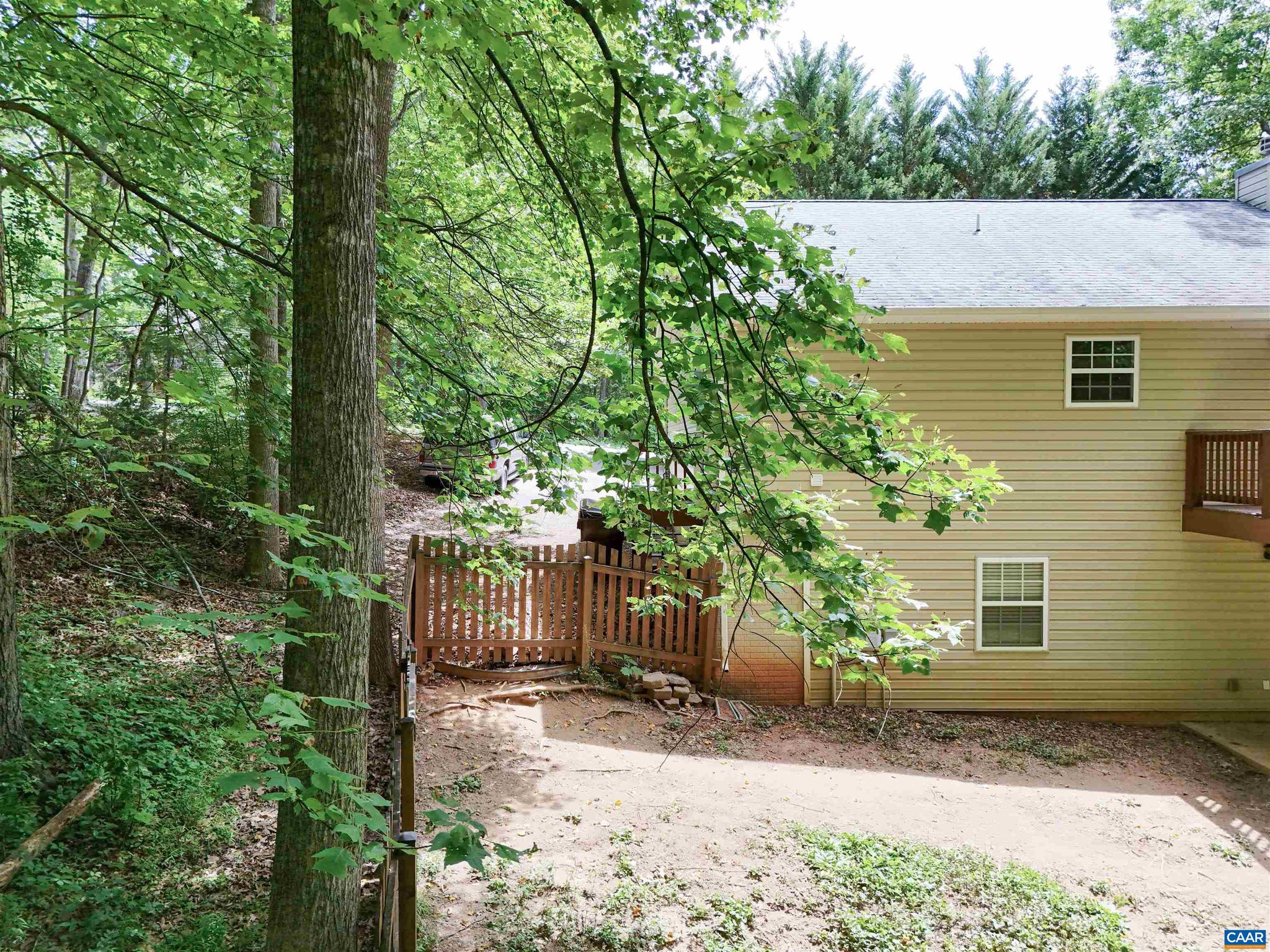 LAKE MONTICELLO - Residential