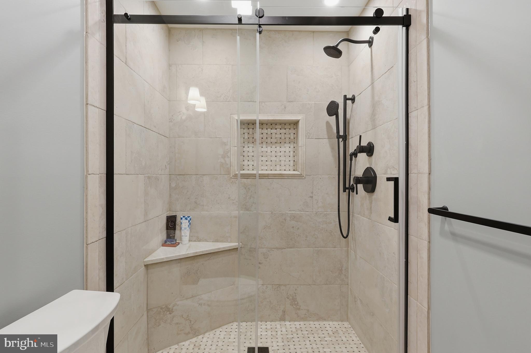 GARNET RESERVE - Residential