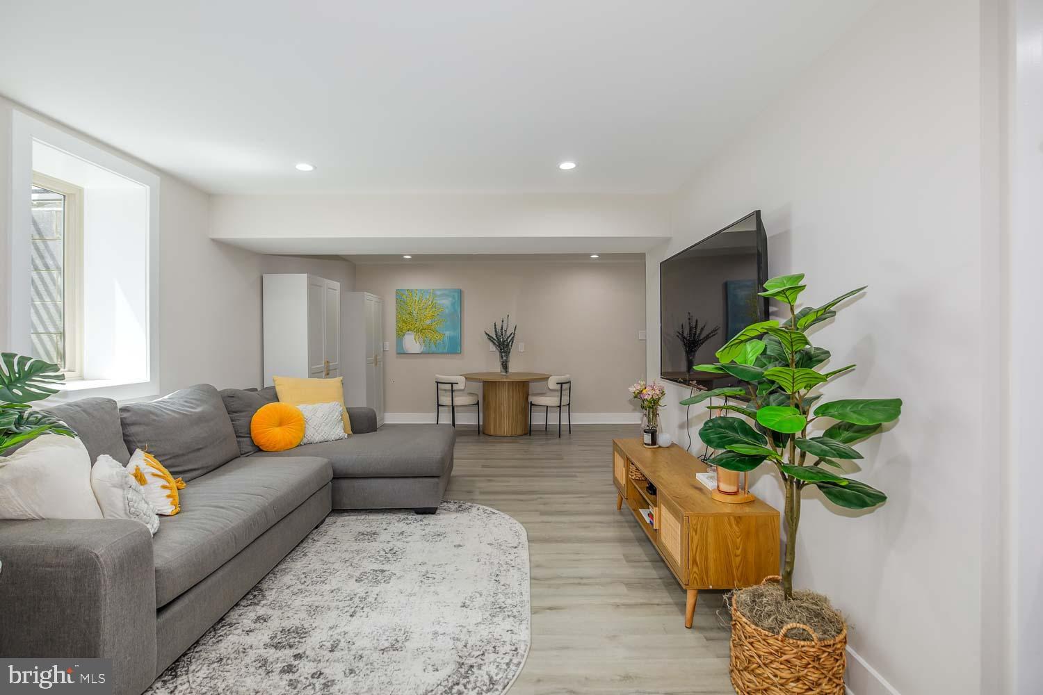 GLEN MAR PARK - Residential