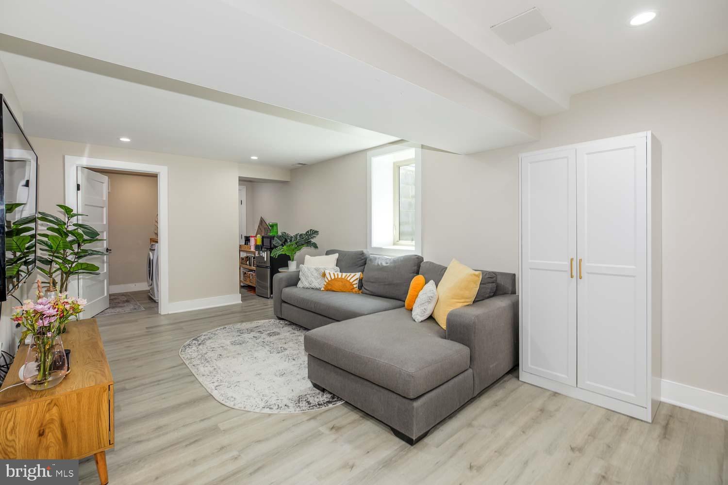 GLEN MAR PARK - Residential
