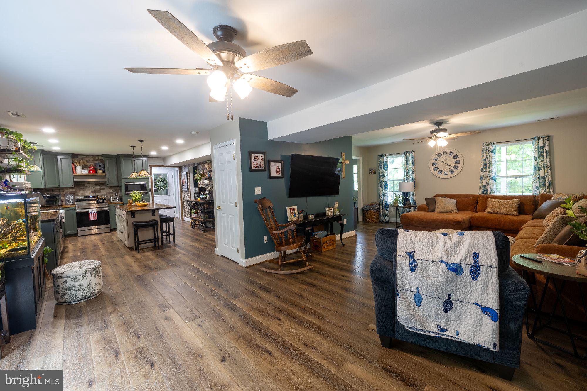 SUMMITT HILL - Residential