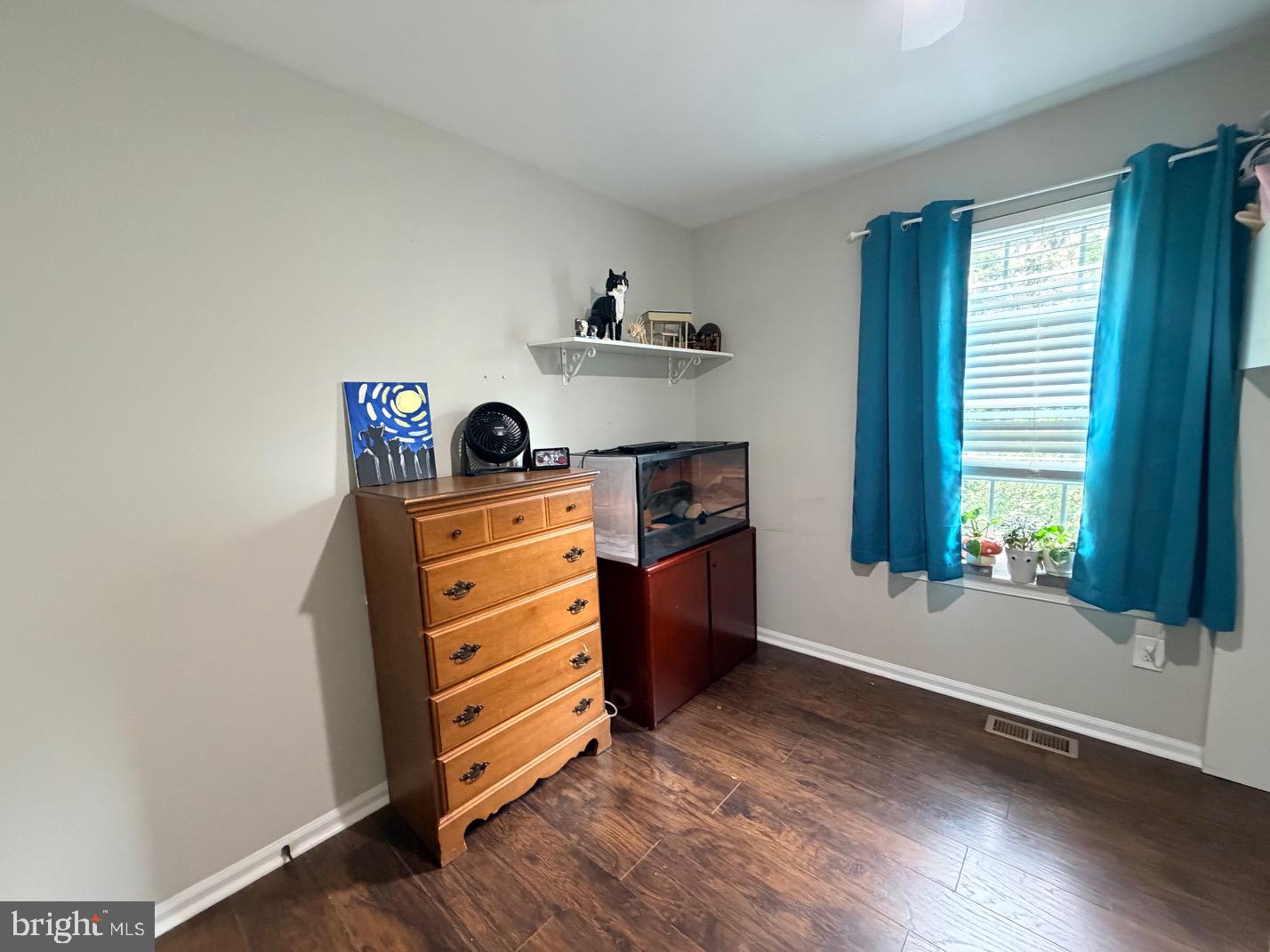 LONDON TOWN WEST - Residential