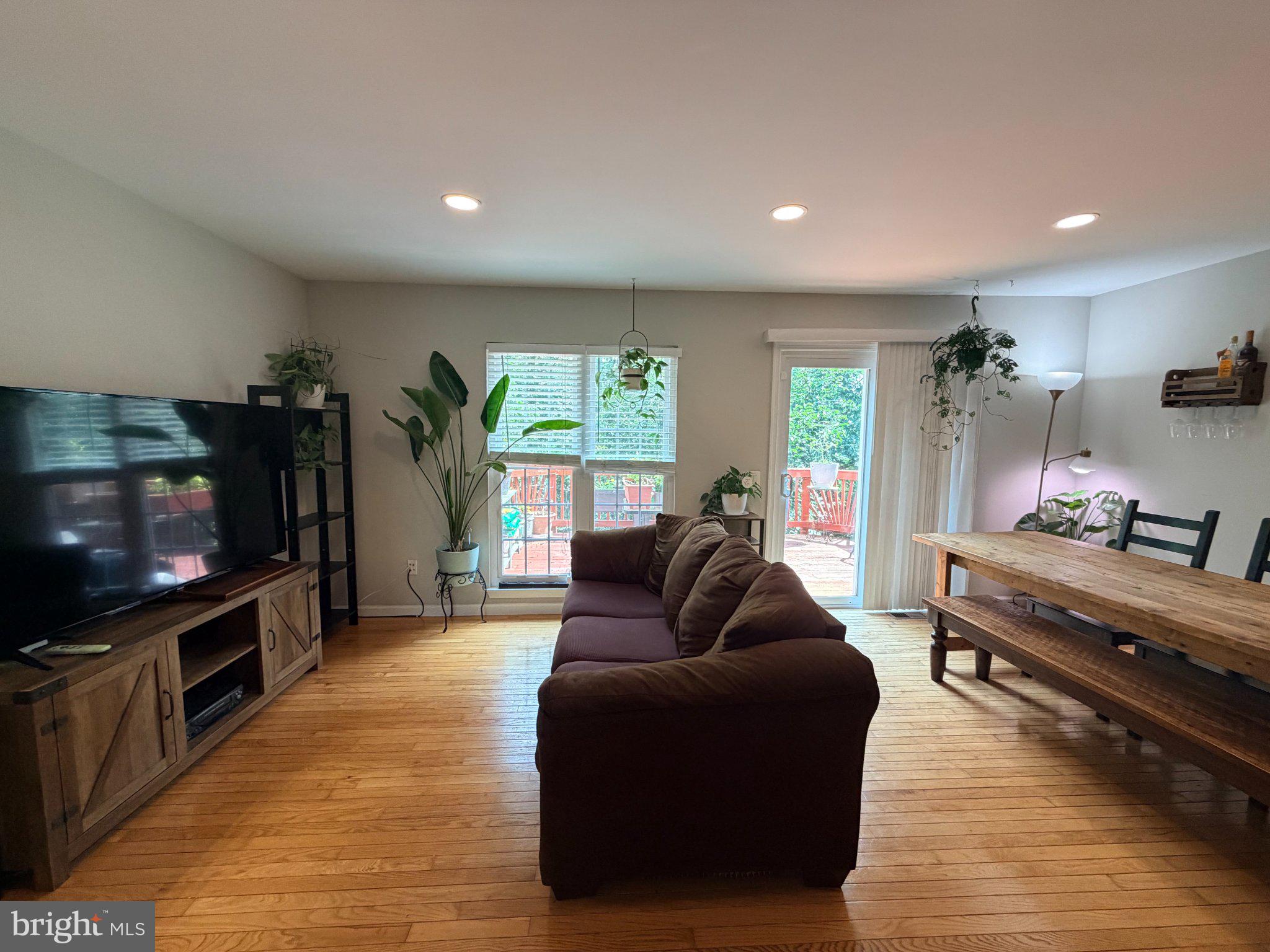 LONDON TOWN WEST - Residential