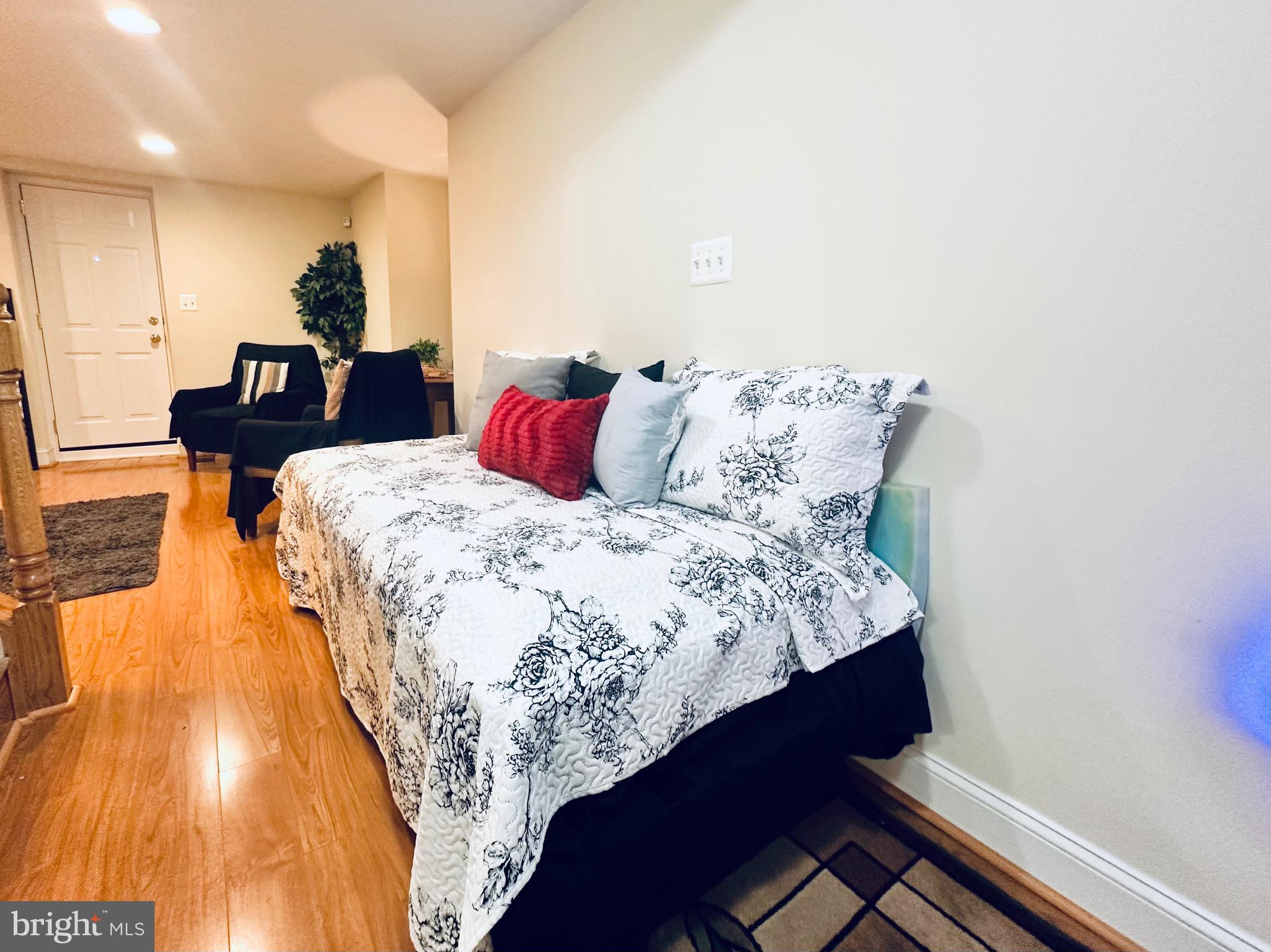BELVEDERE SQUARE - Residential