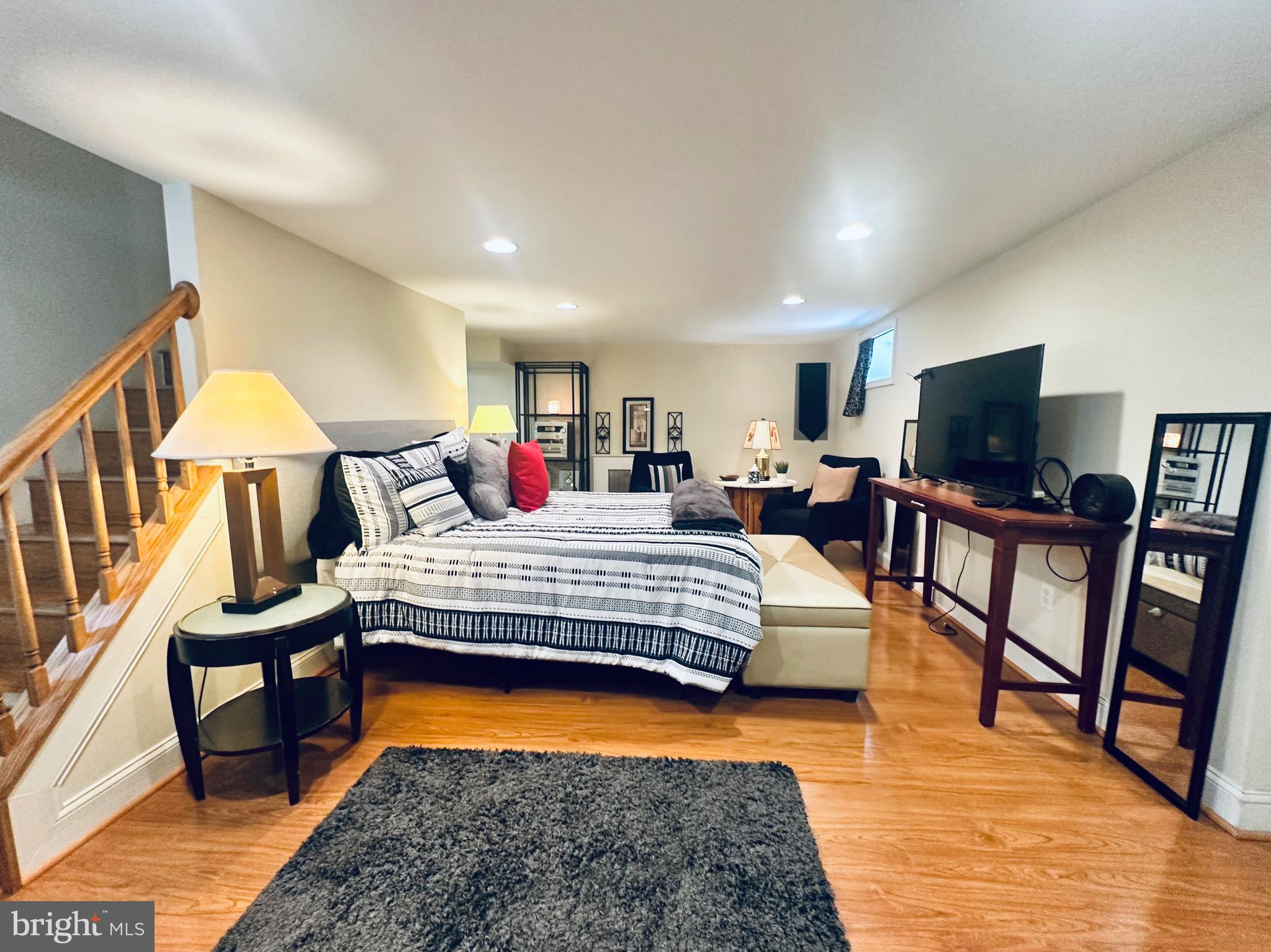 BELVEDERE SQUARE - Residential