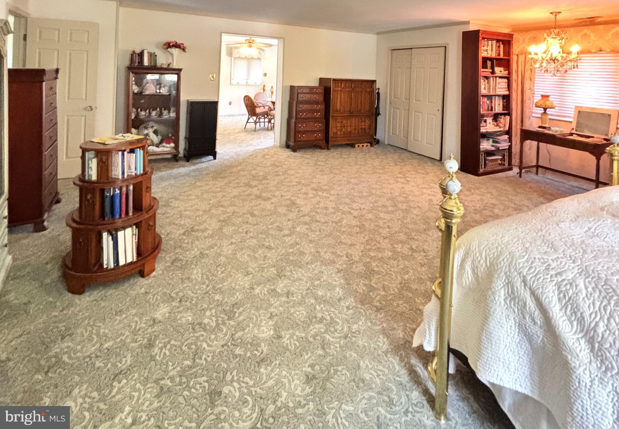 OXFORD VALLEY - Residential