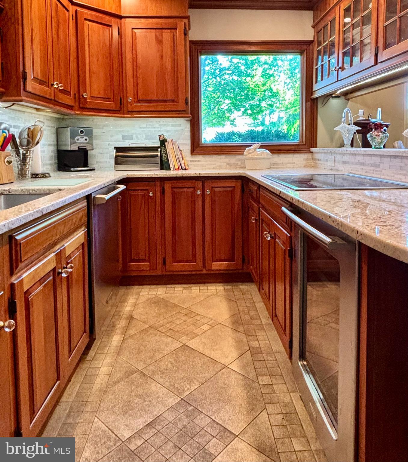OXFORD VALLEY - Residential
