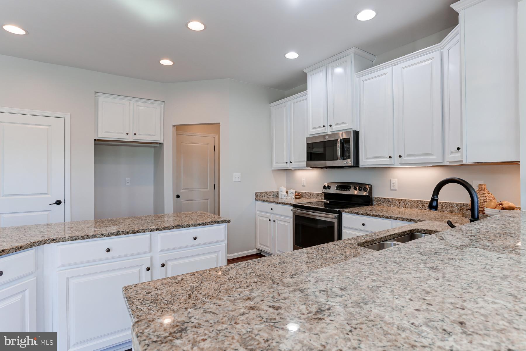 SOUTH POINTE II - Residential