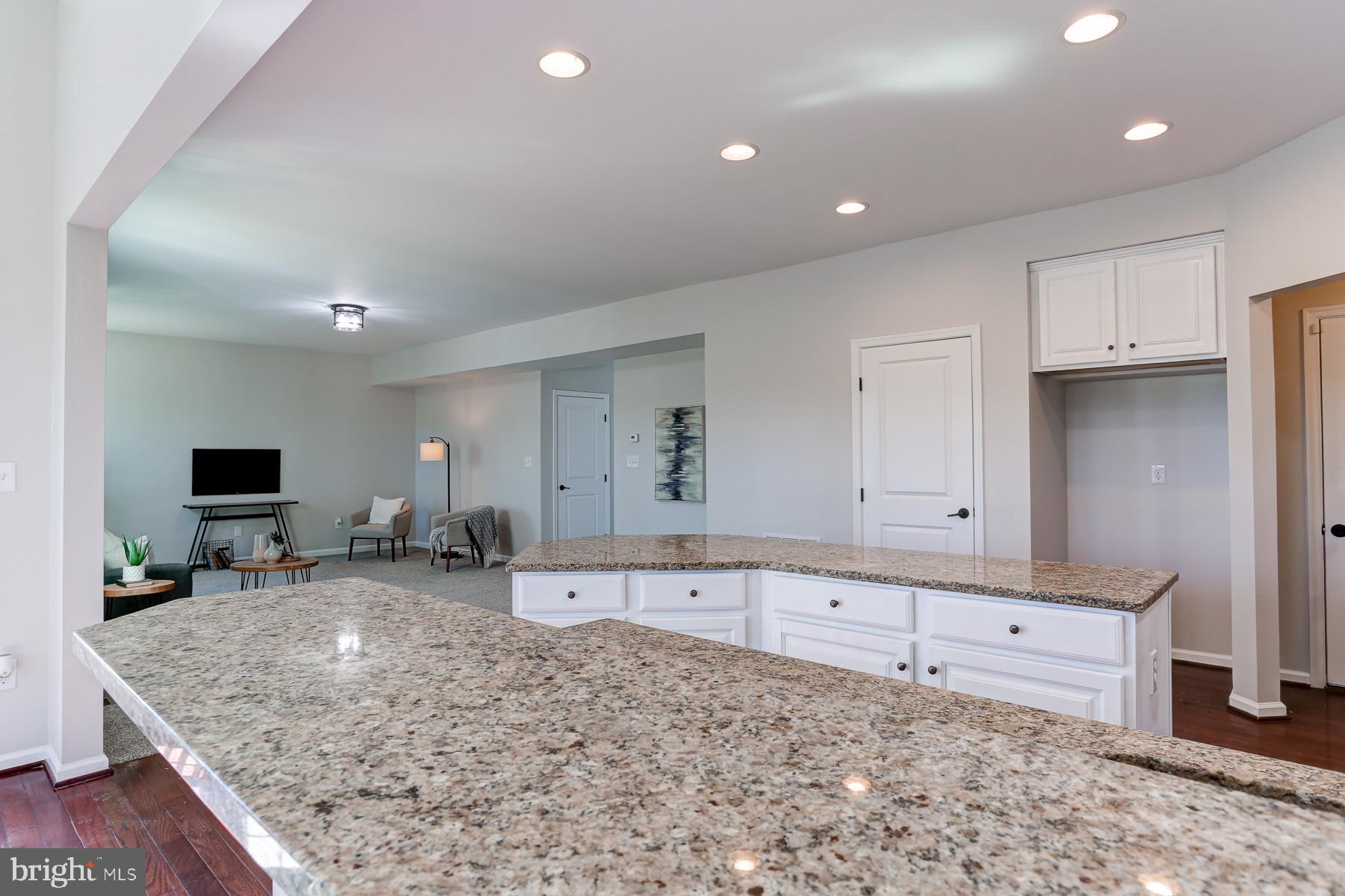 SOUTH POINTE II - Residential