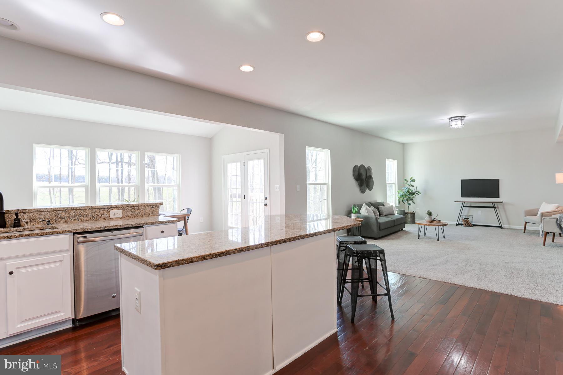 SOUTH POINTE II - Residential