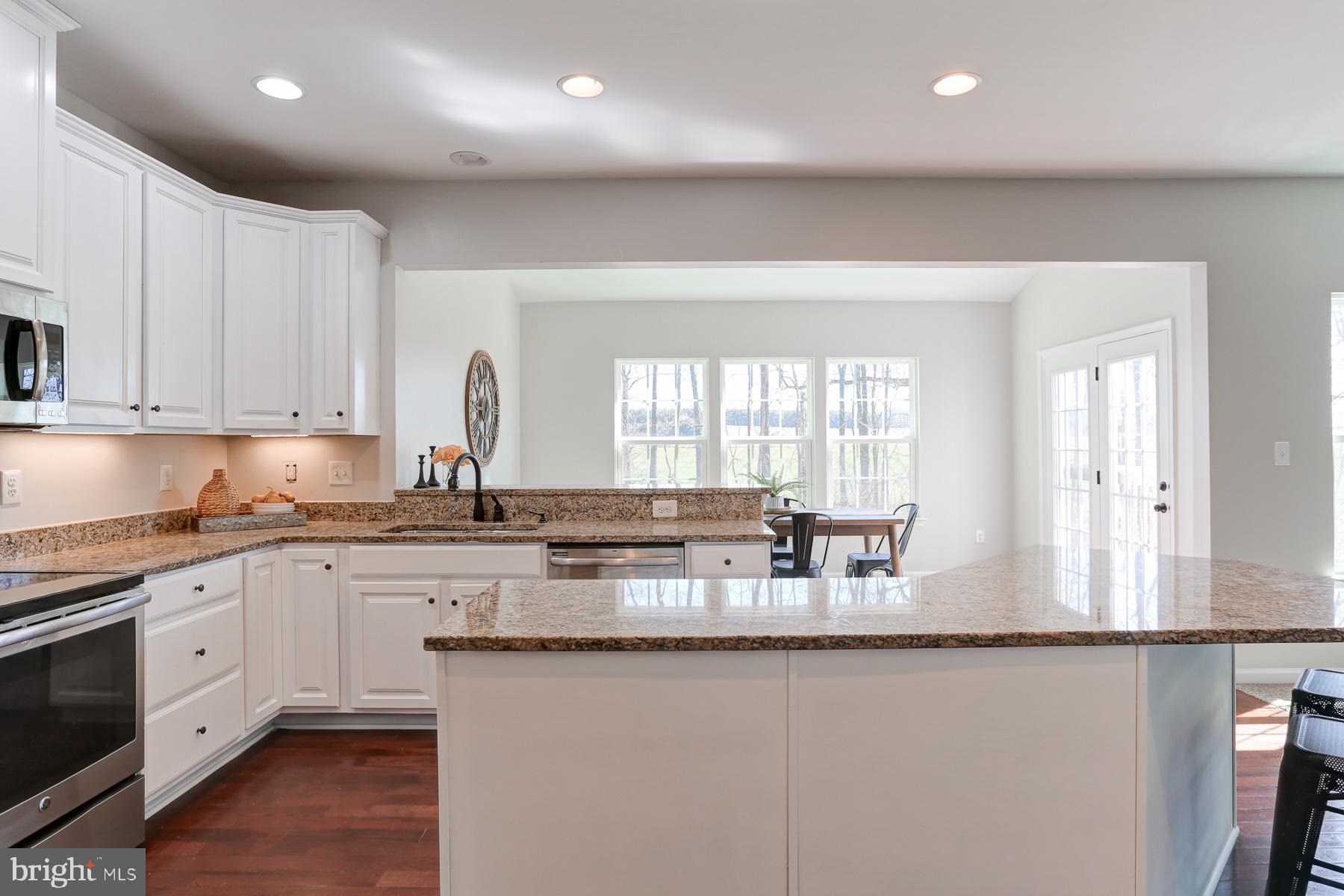 SOUTH POINTE II - Residential