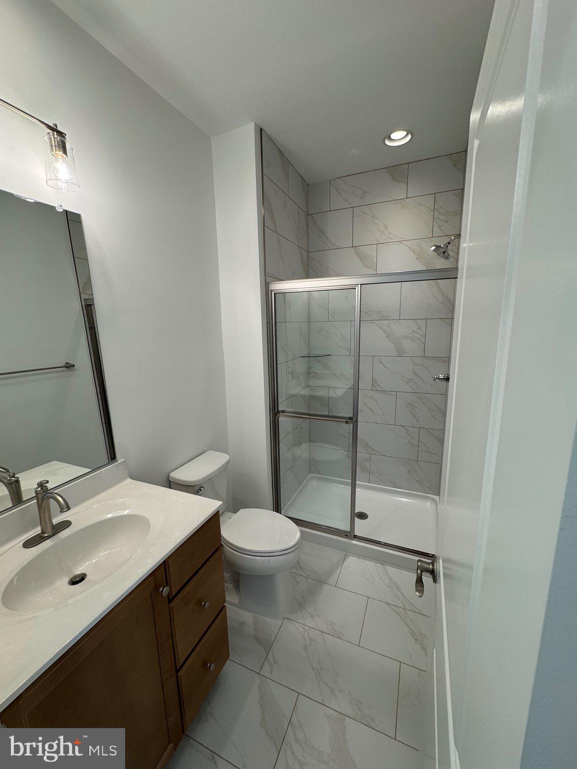 LOFTS AT CREEKSIDE - Residential Lease