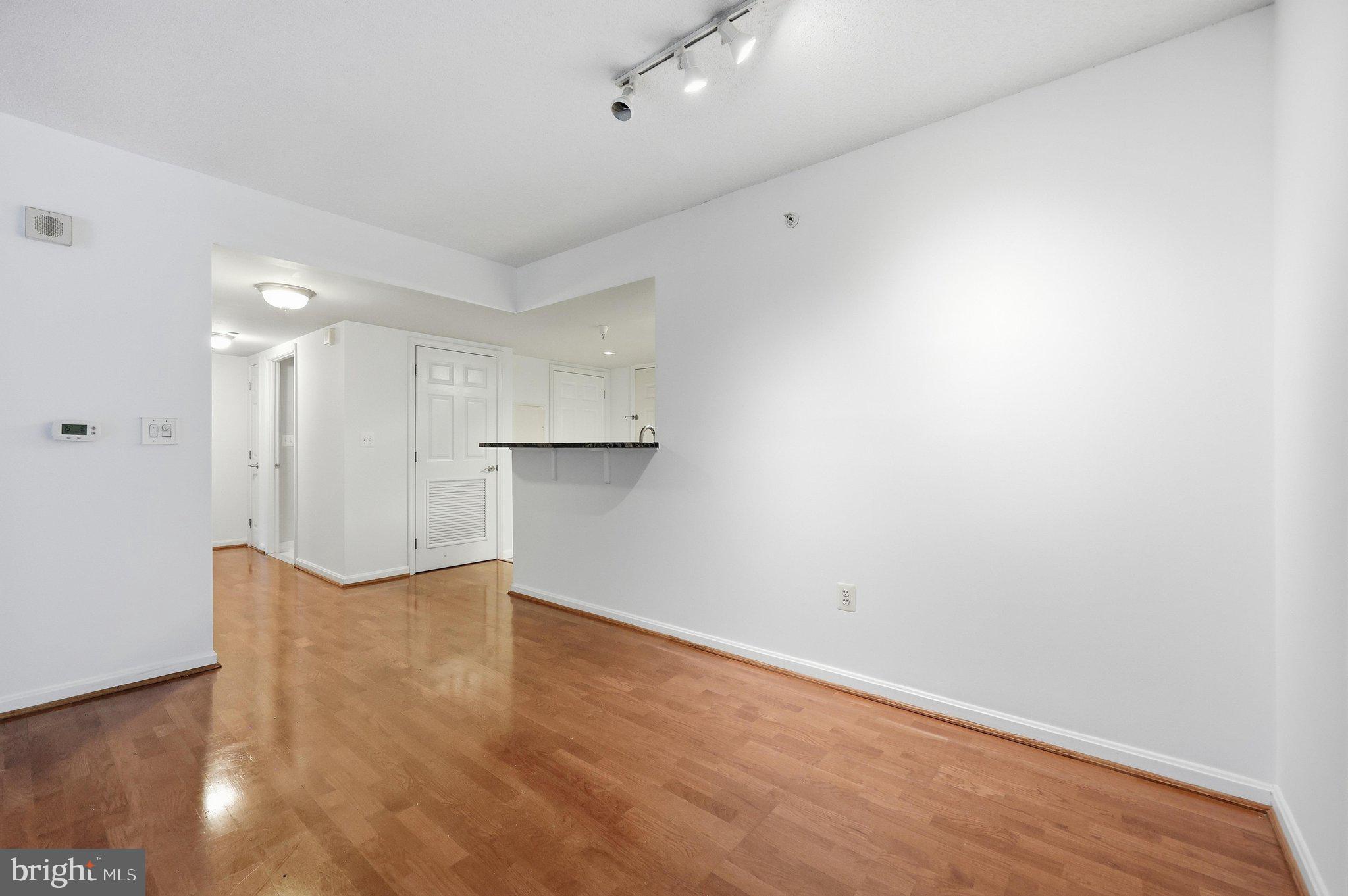 GALLERY AT WHITE FLINT - Residential