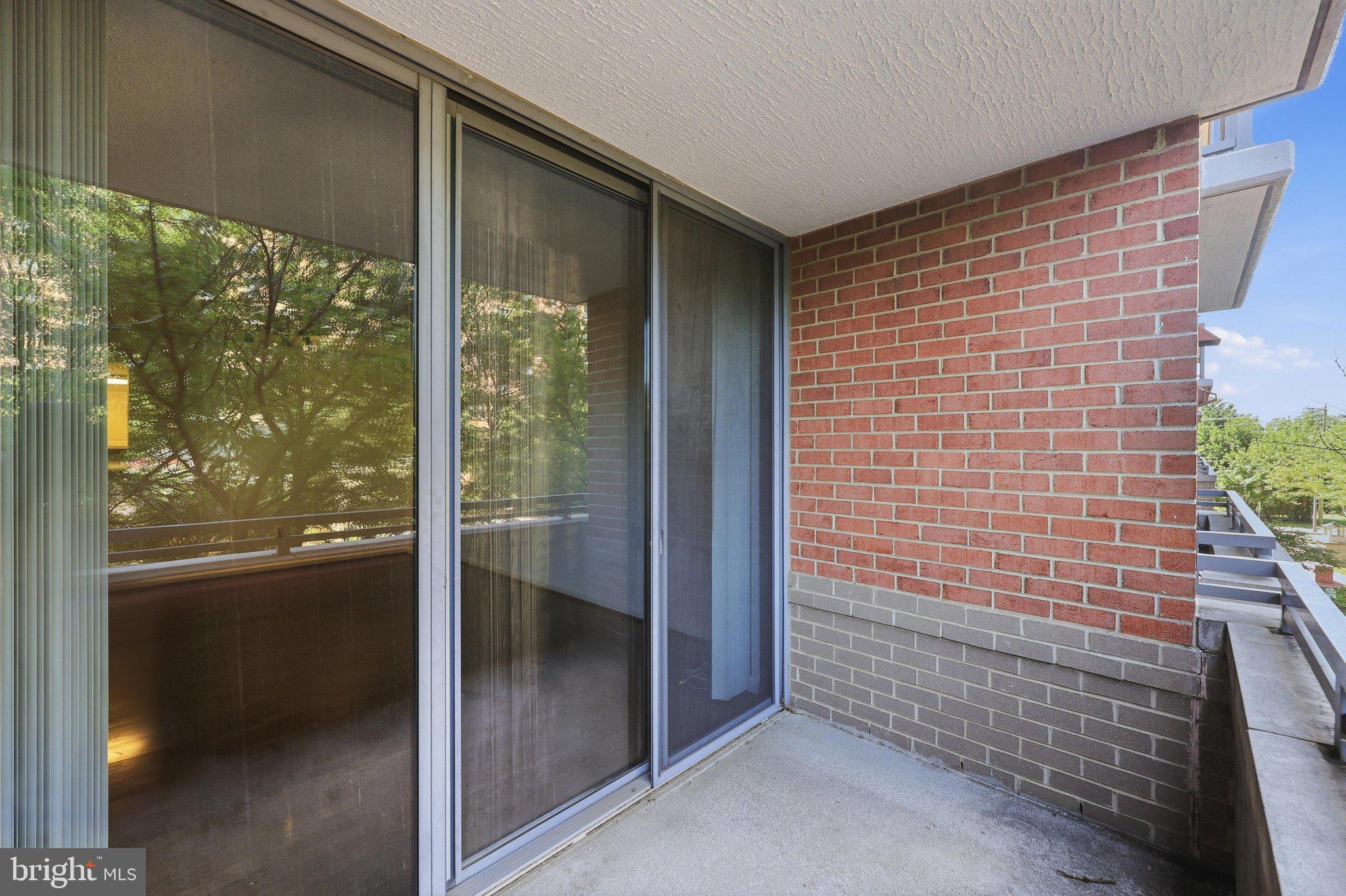 GALLERY AT WHITE FLINT - Residential