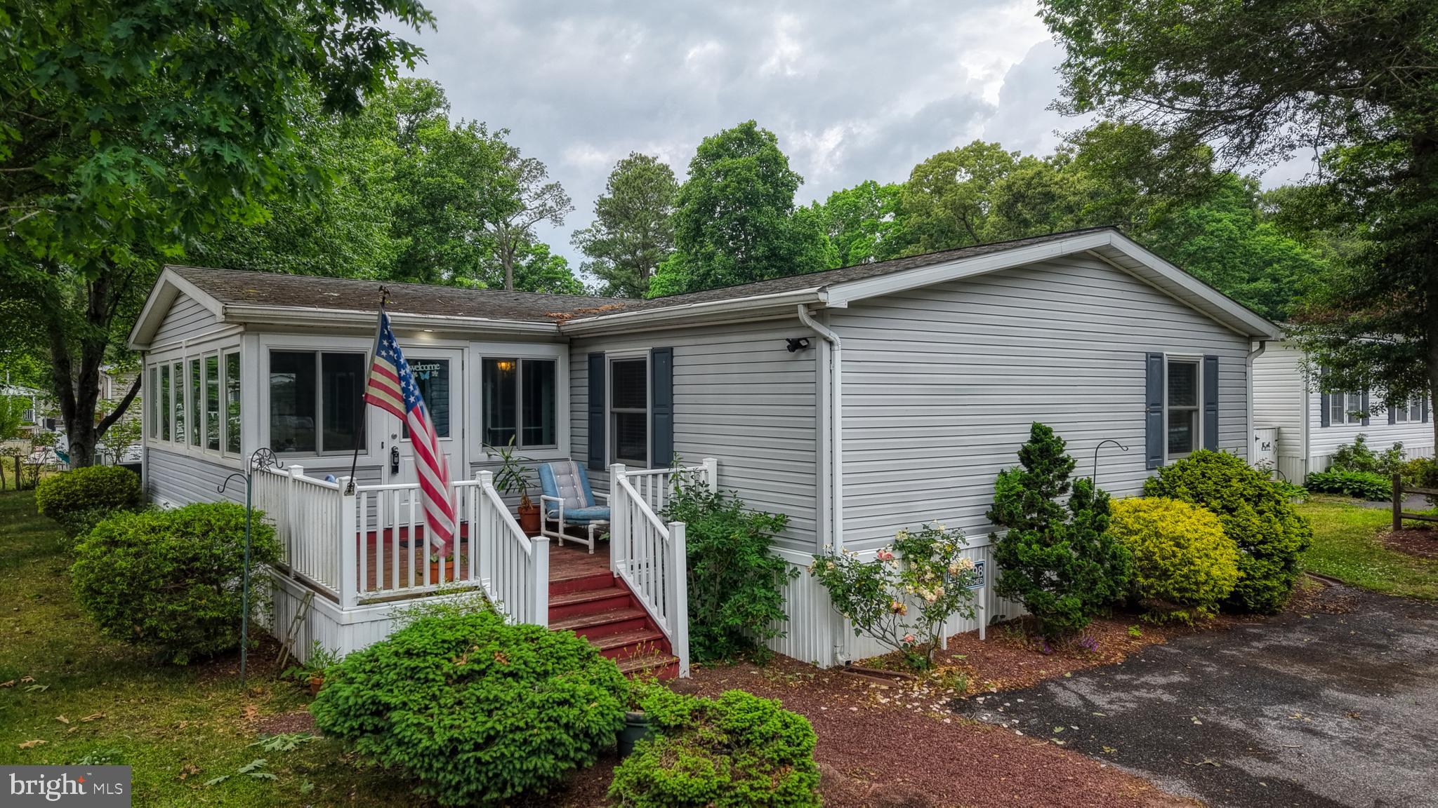 Wonderful cozy home in a desired community of Pot Nets Lakeside. Some furnishings are included .
Many improvements including windows and walk in shower . This would be a great second home near the beach or a full time residence in an active community. It is a must see ! There is a very  nice lake that centers this community, a clubhouse for many uses, a community pool.