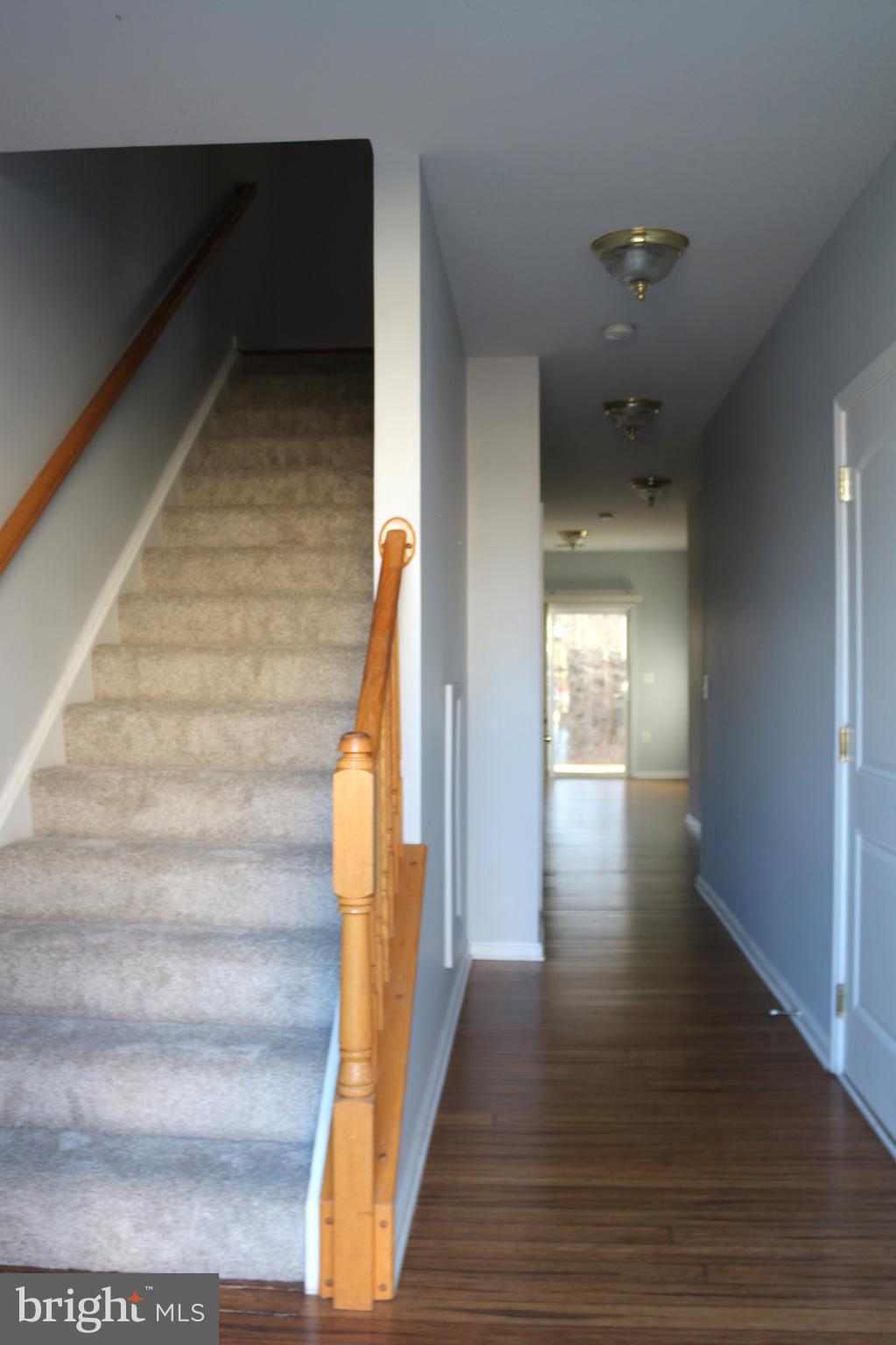 COLONIAL HILLS - Residential