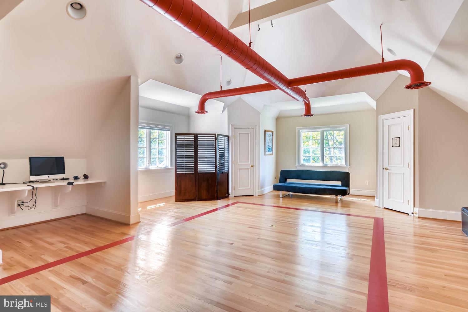 BROOKLANDVILLE - Residential