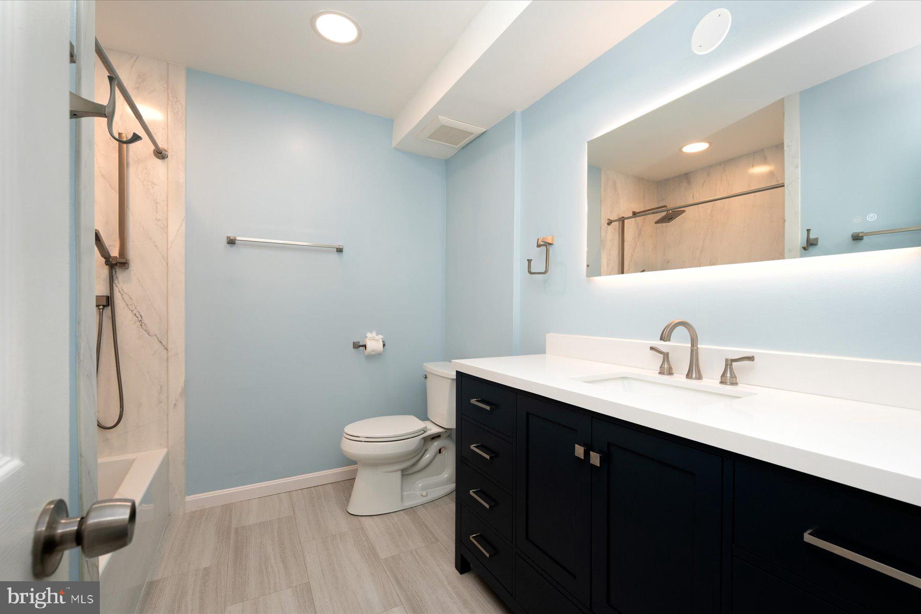 WOODLAND BEACH - Residential