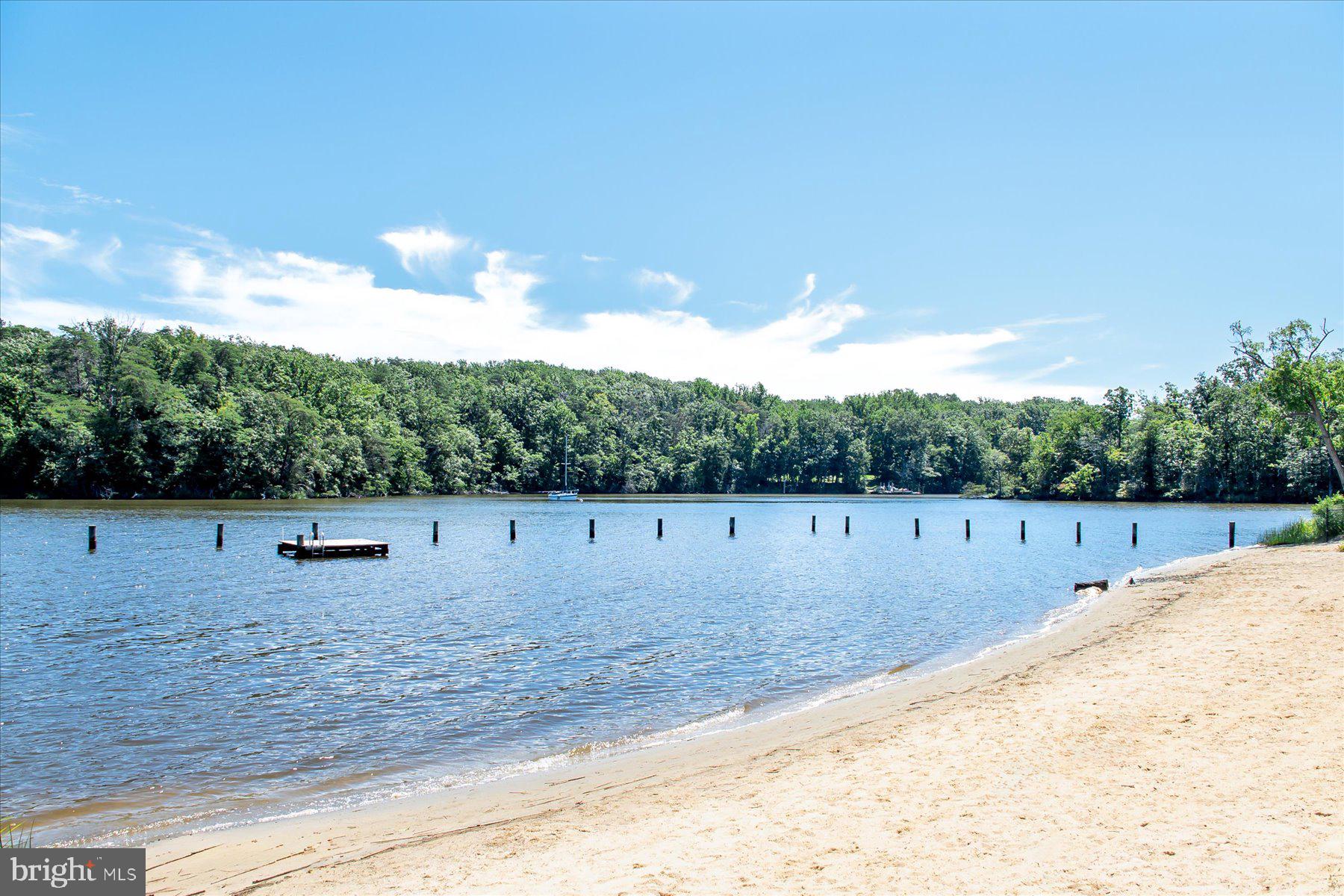 WOODLAND BEACH - Residential