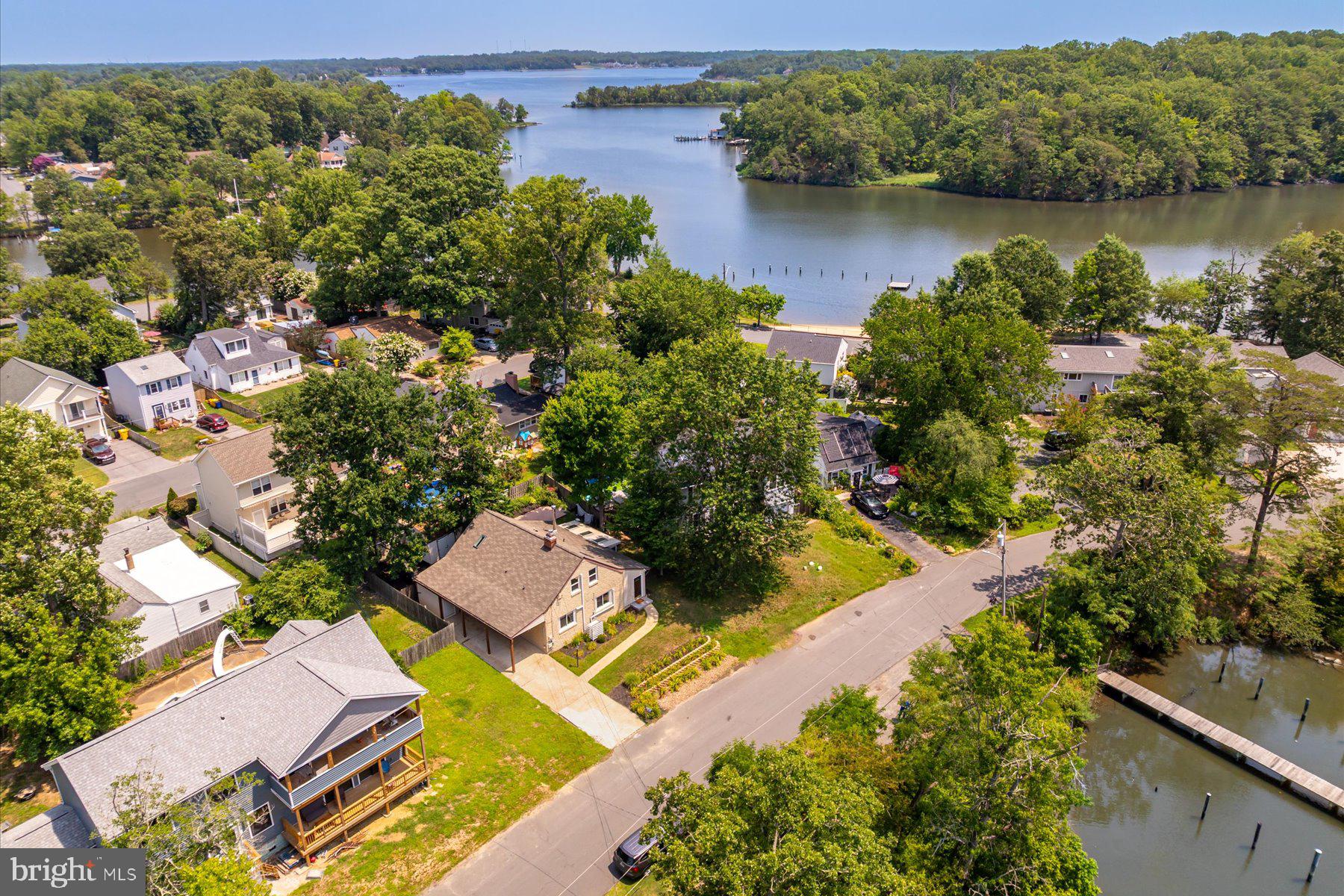 WOODLAND BEACH - Residential