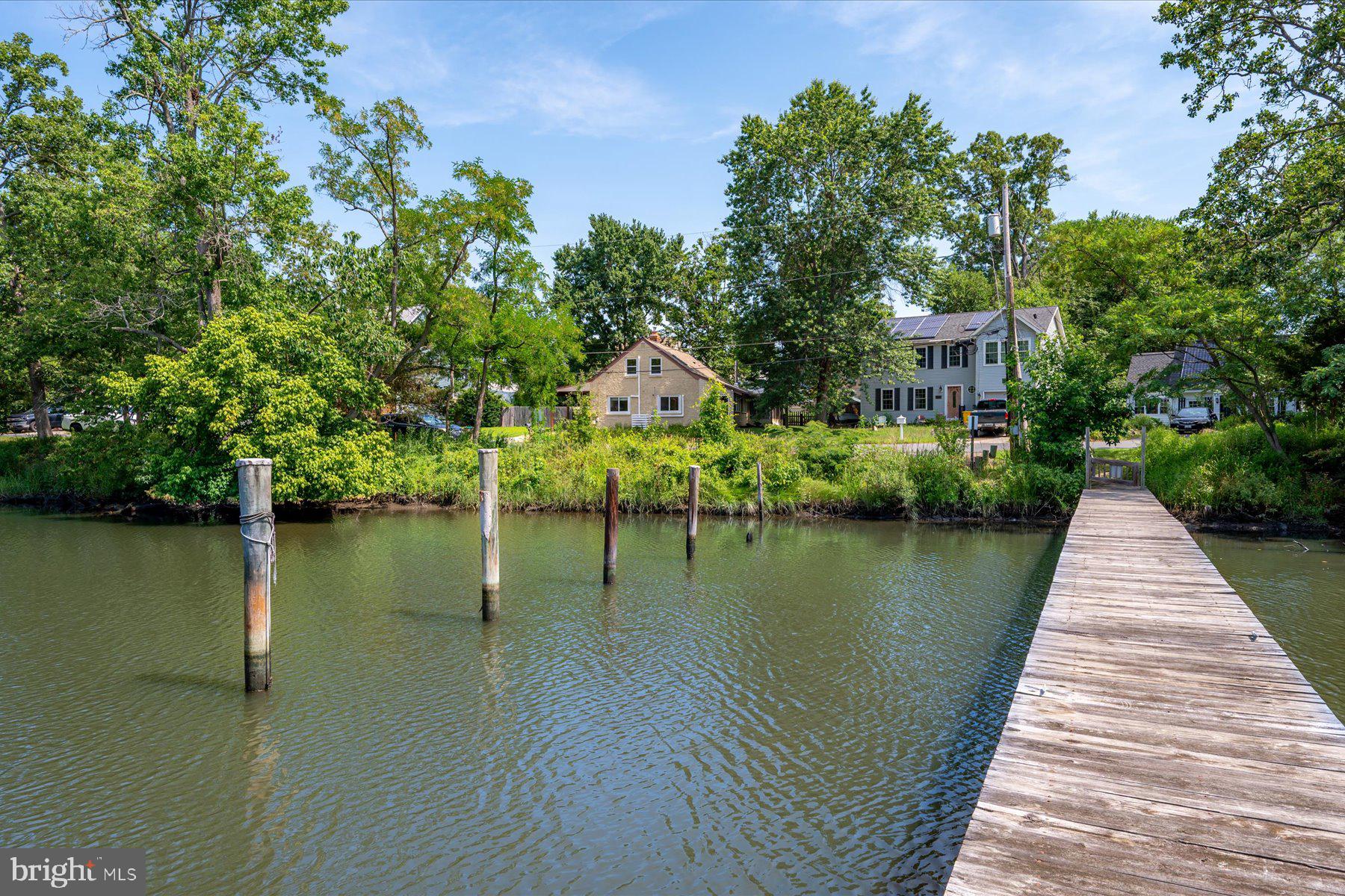 WOODLAND BEACH - Residential