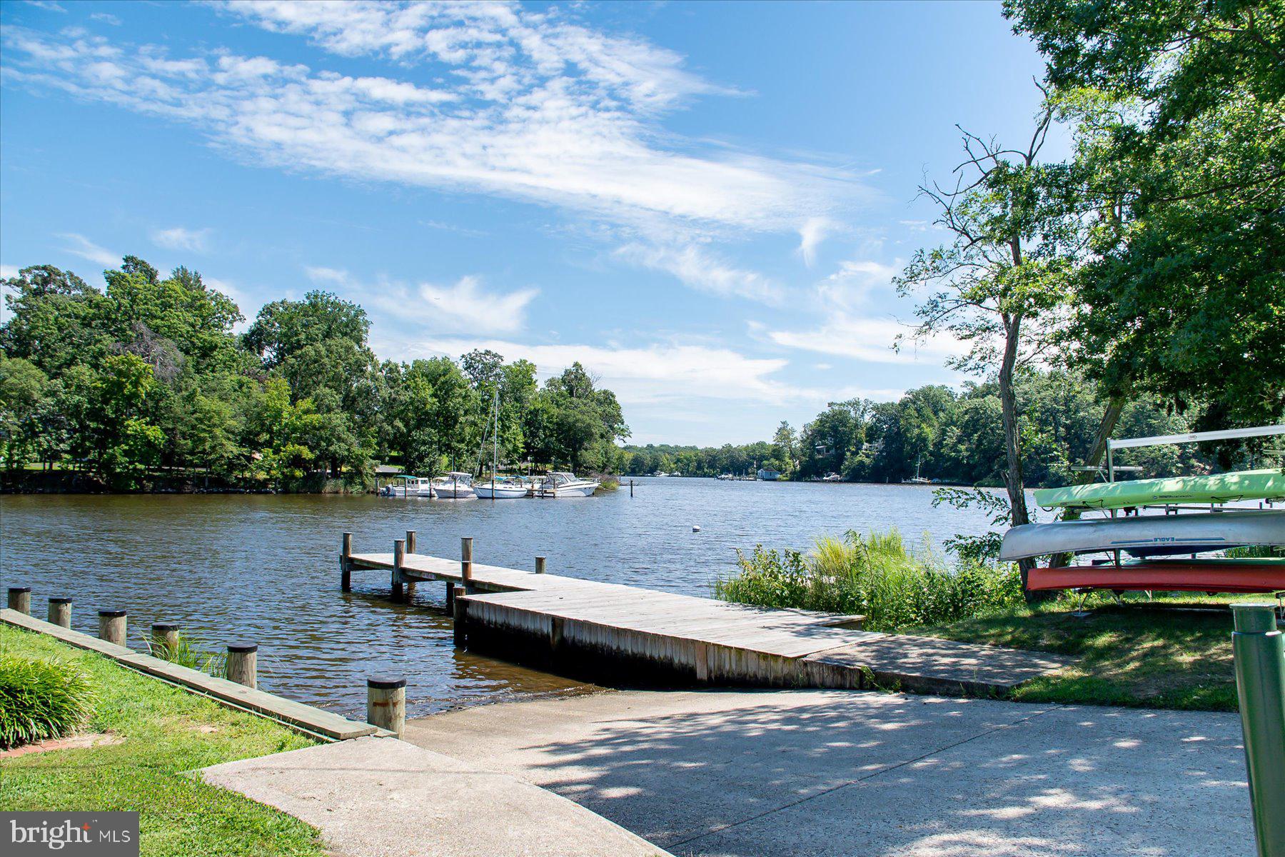 WOODLAND BEACH - Residential