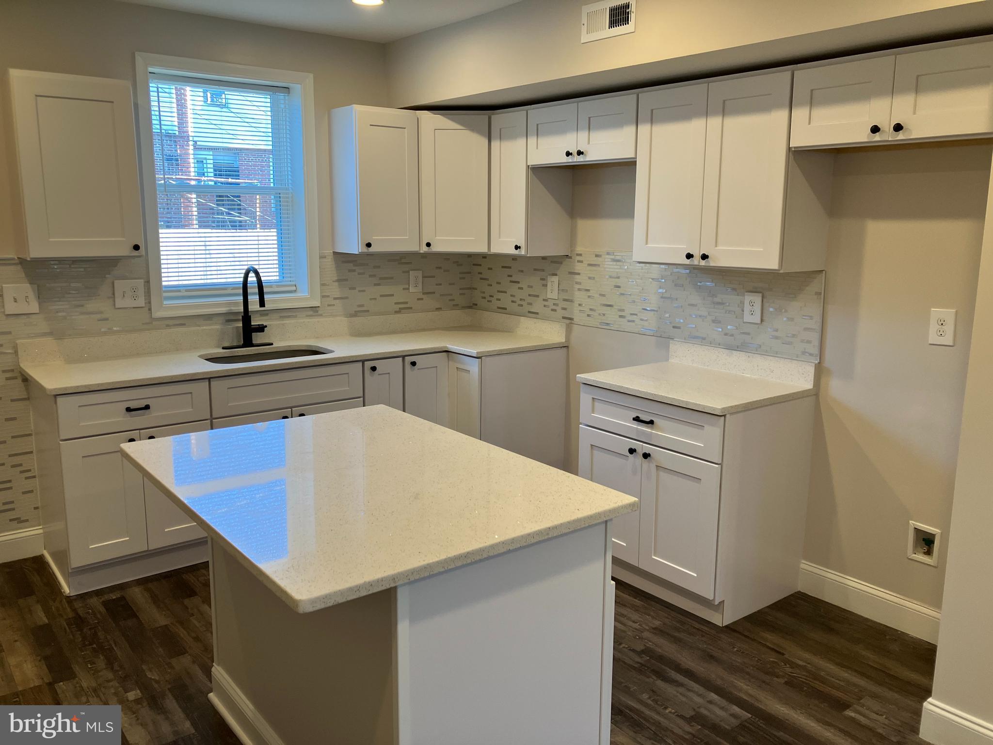 FOUR BY FOUR - Residential