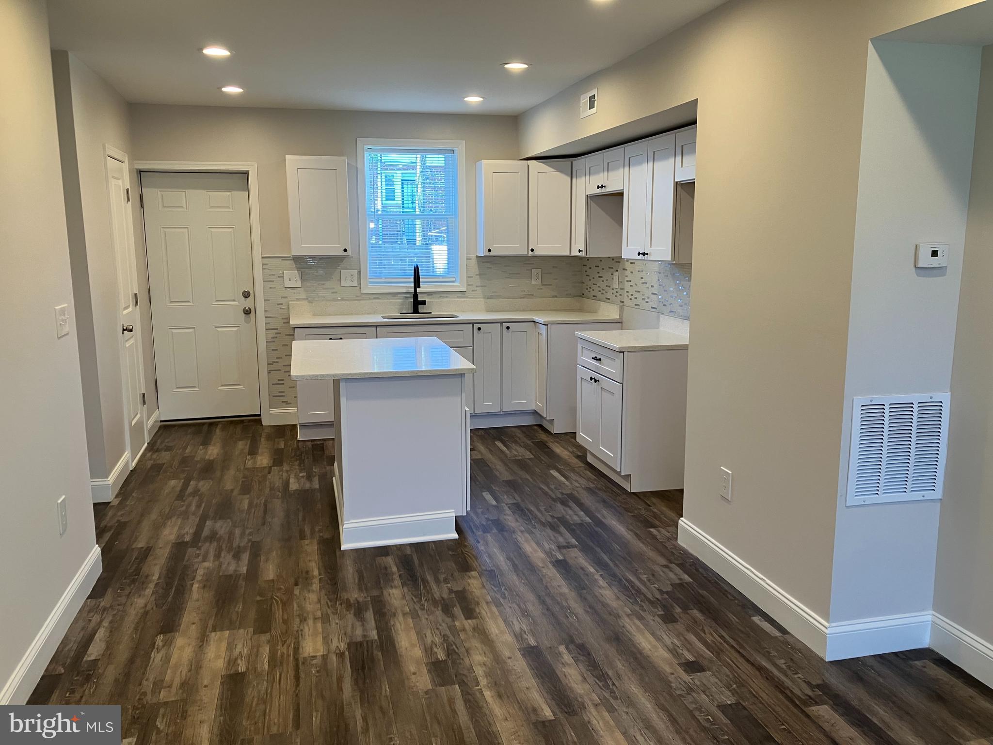 FOUR BY FOUR - Residential