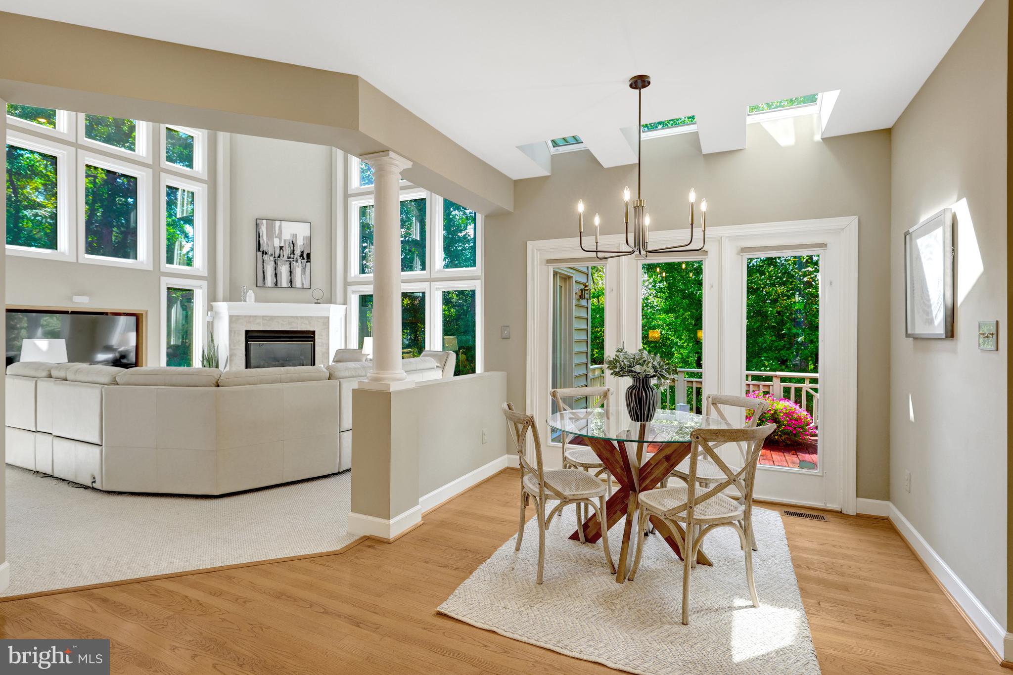 ELGIN MANOR - Residential