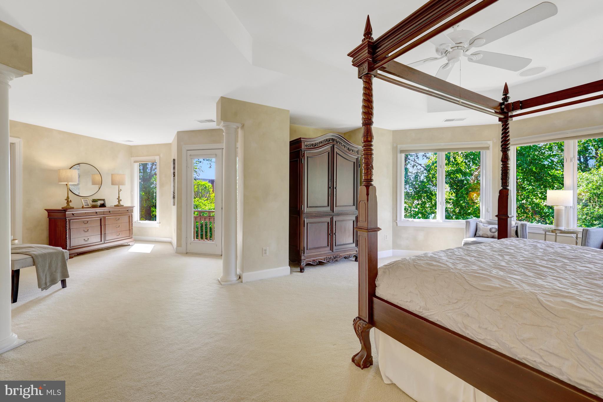 ELGIN MANOR - Residential