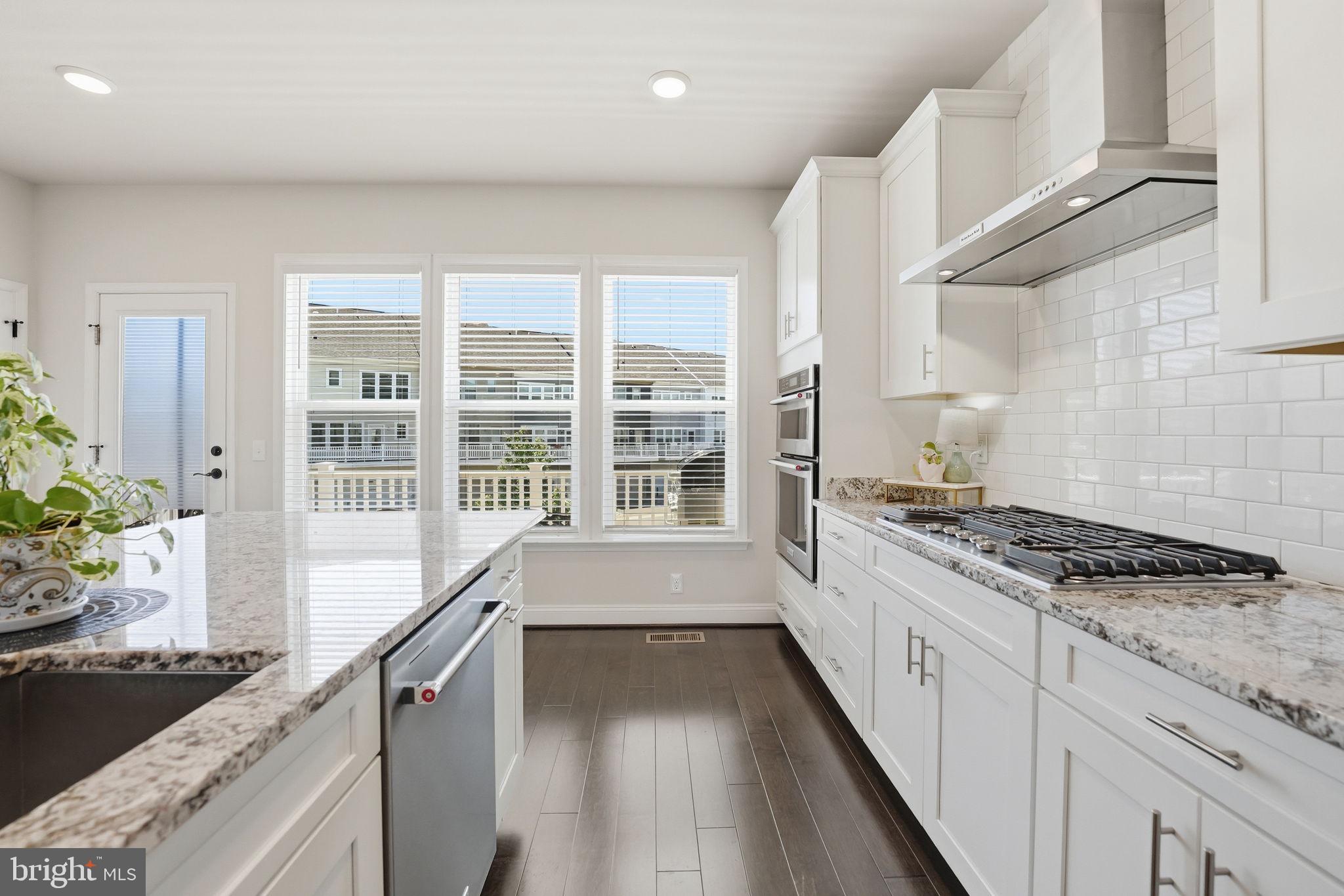 POTOMAC SHORES - Residential