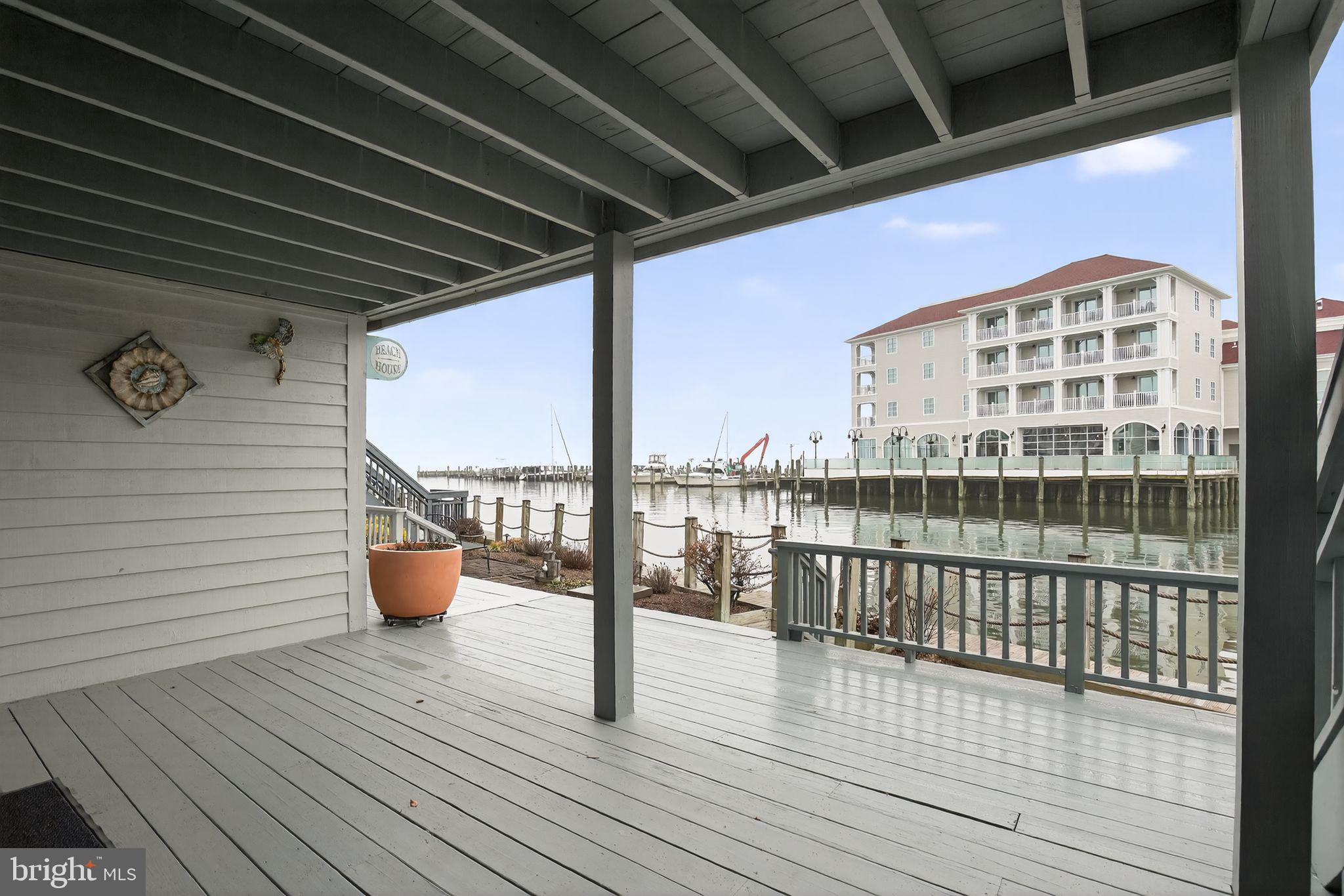 WINDWARD KEY - Residential