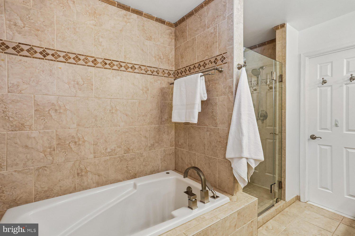 KENTLANDS - Residential