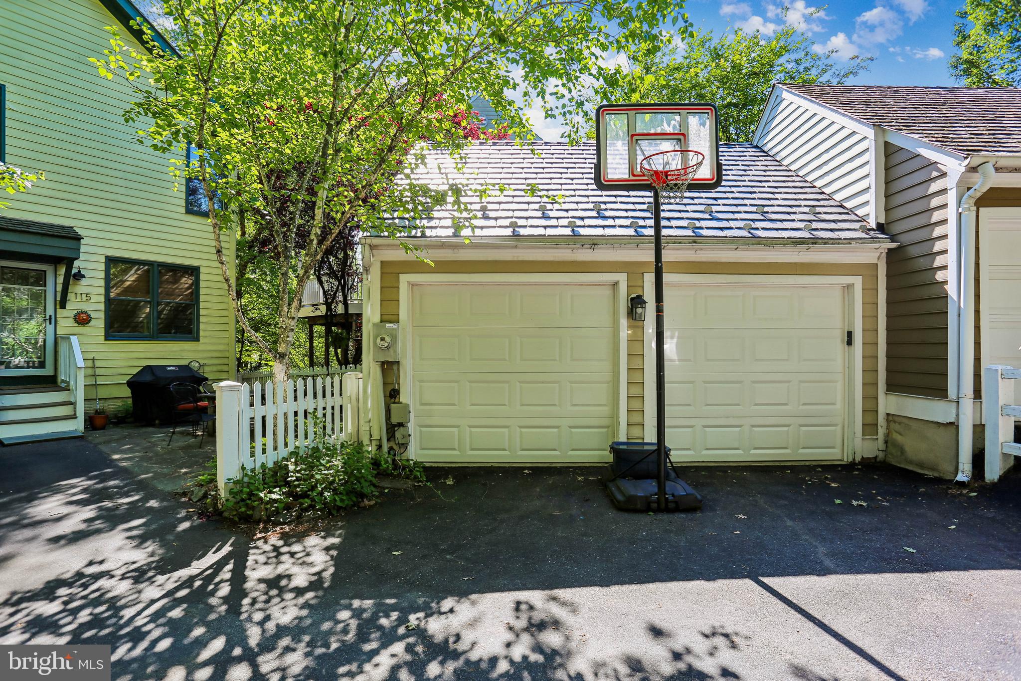 KENTLANDS - Residential