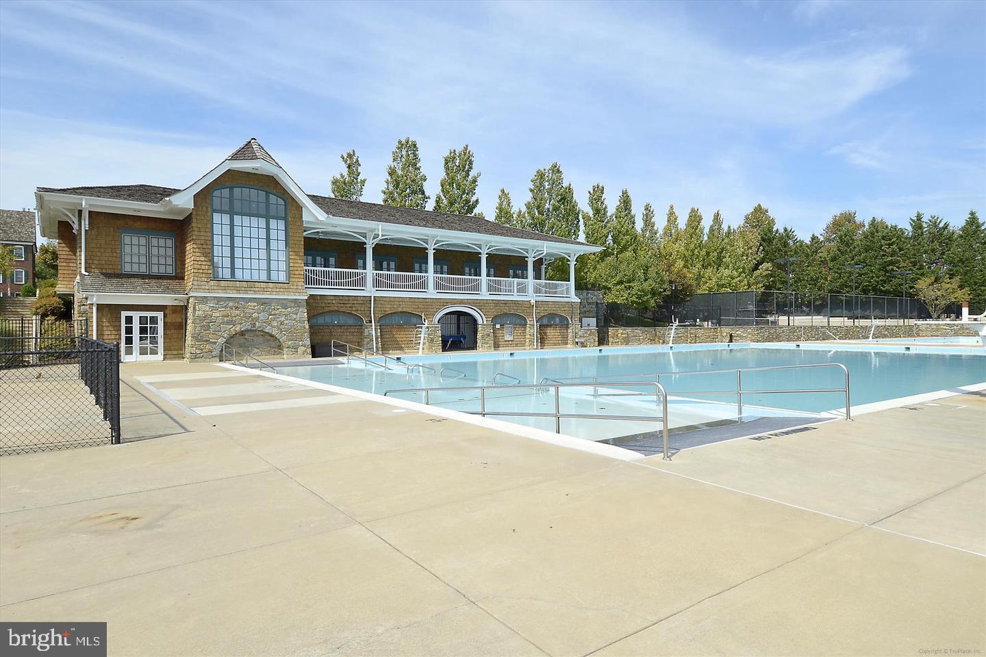 KENTLANDS - Residential