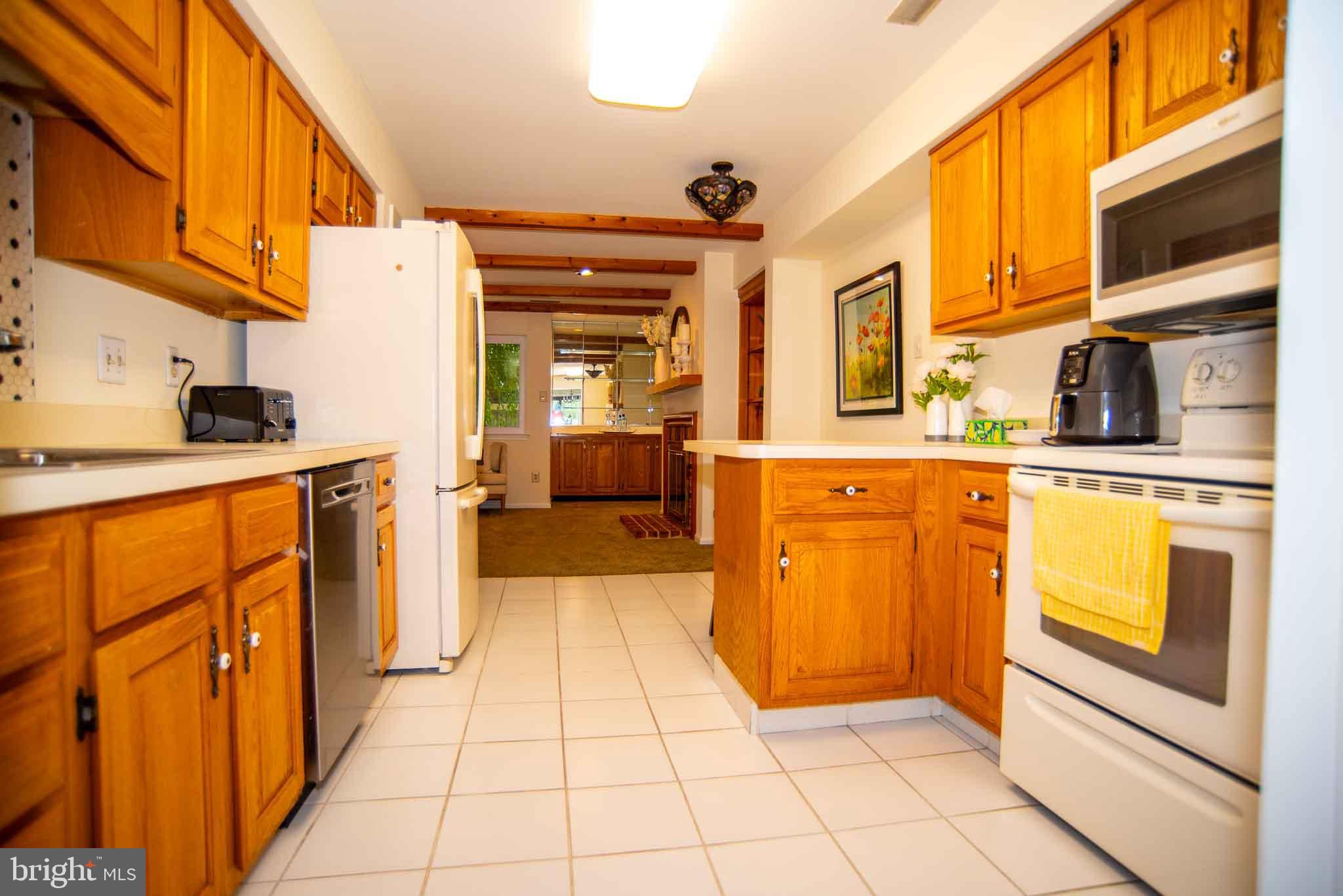 YARDLEY CORNERS - Residential