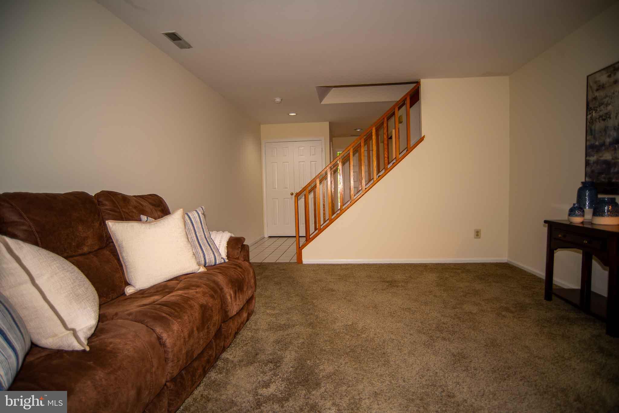 YARDLEY CORNERS - Residential