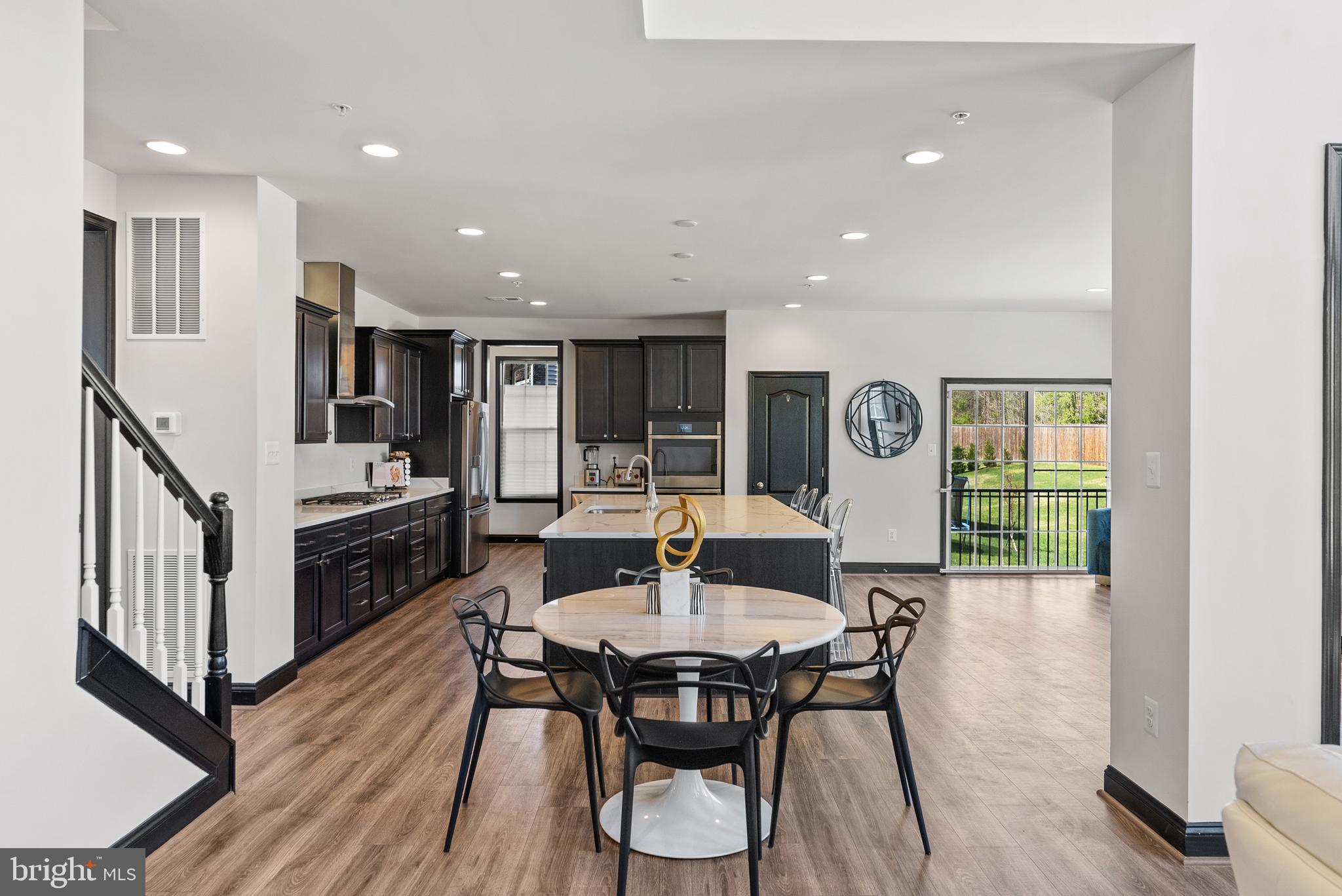 FAIRVIEW MANOR - Residential