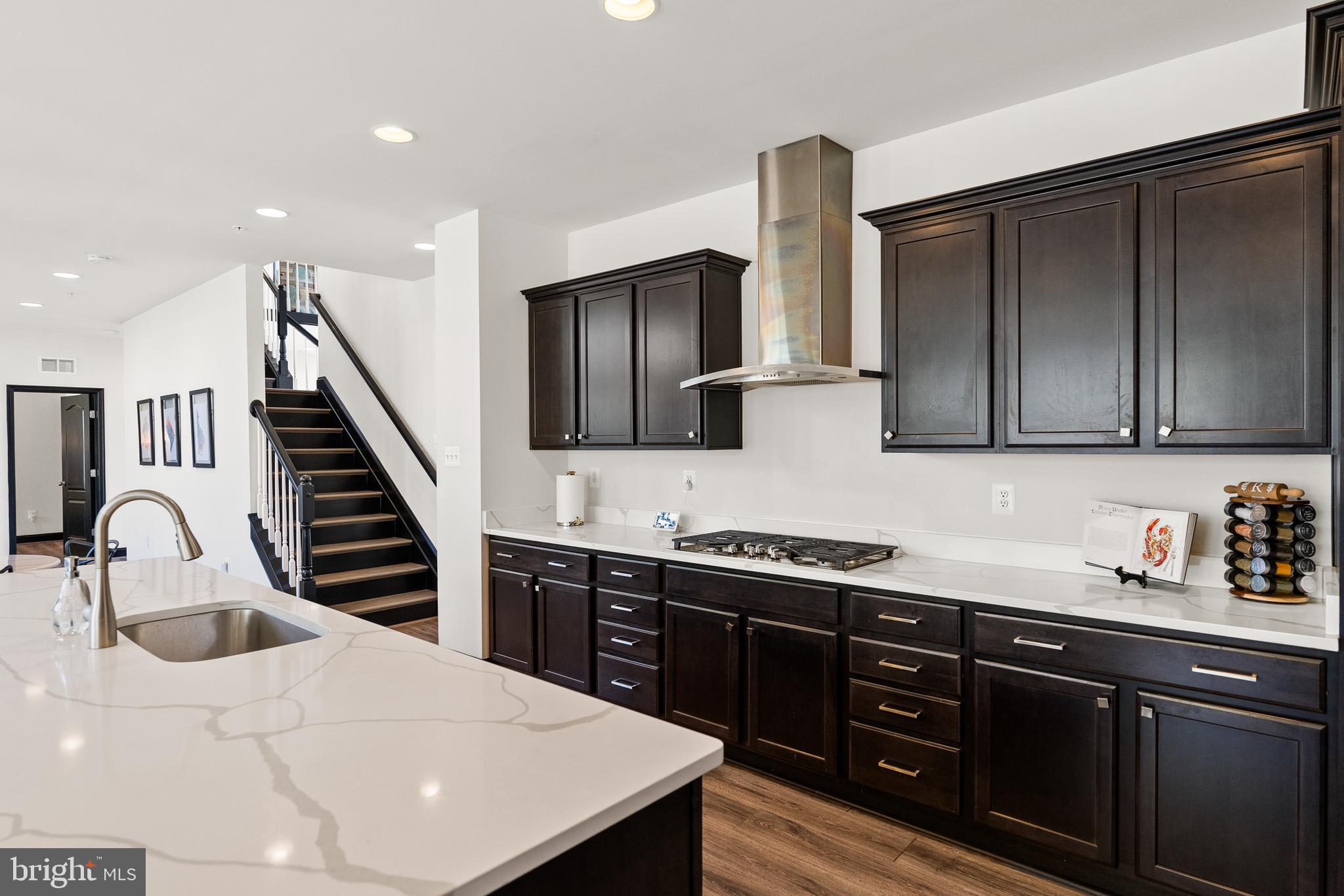 FAIRVIEW MANOR - Residential