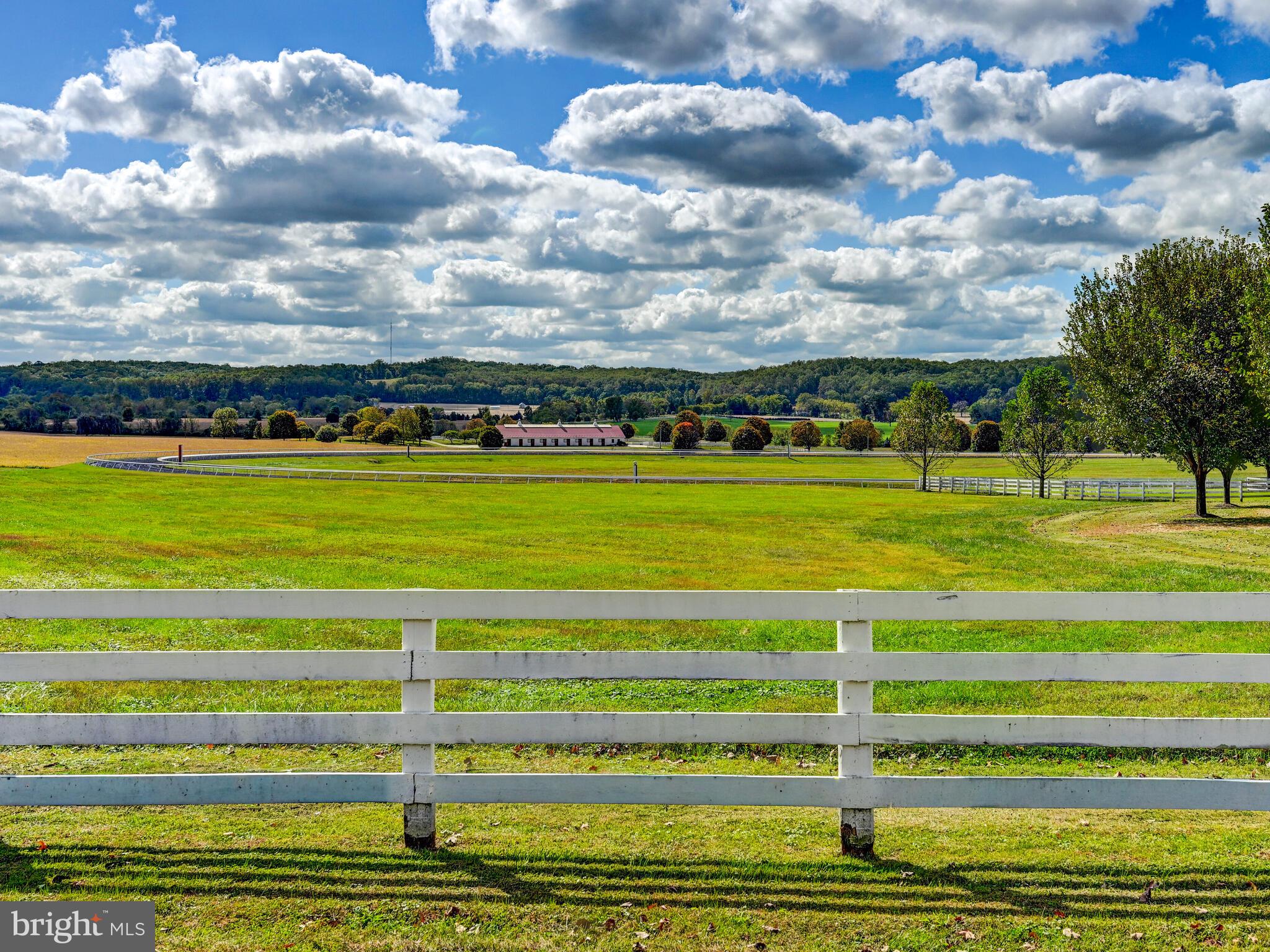 WORTHINGTON VALLEY - Farm