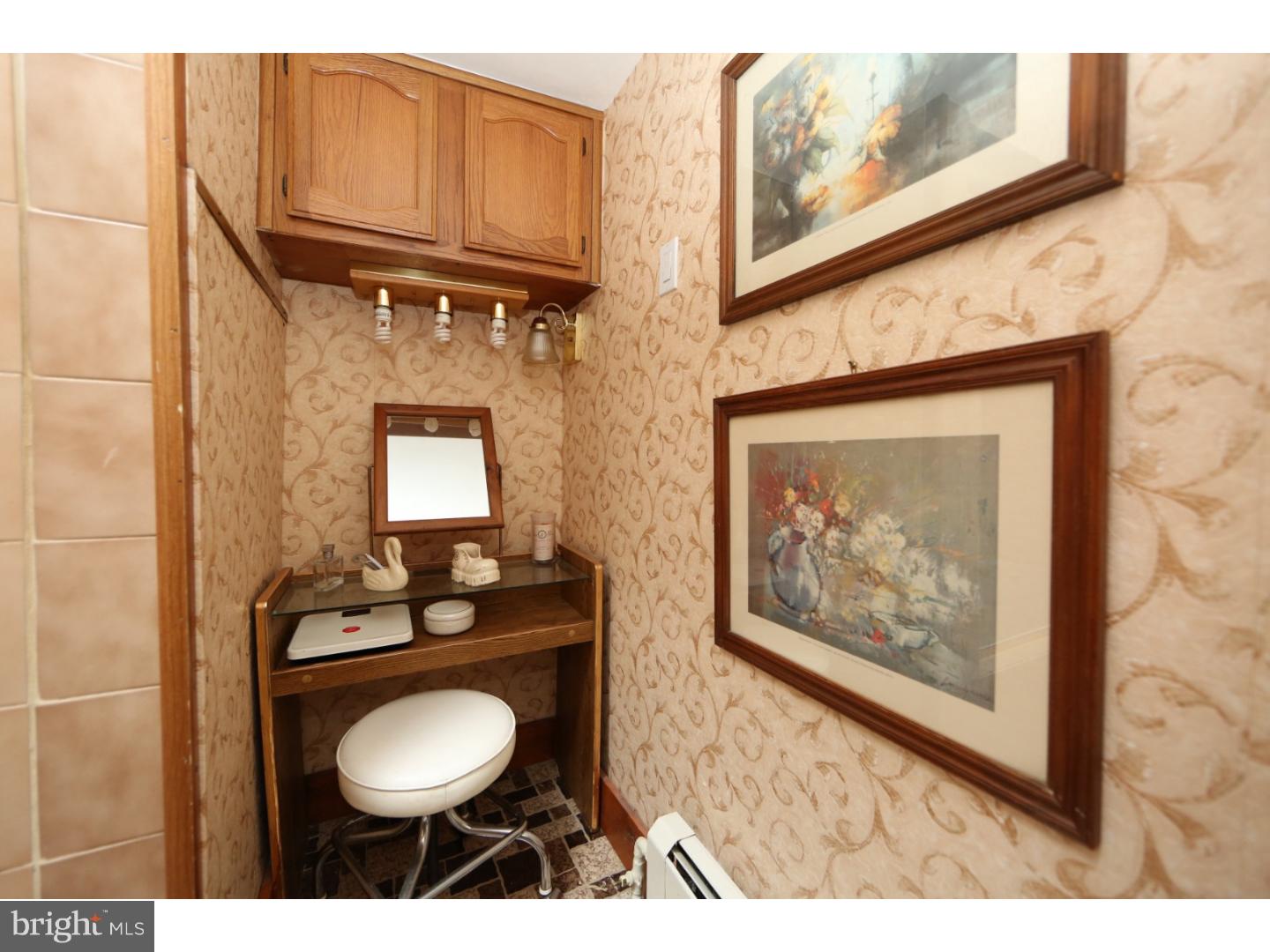 WEST OAK LANE - Residential