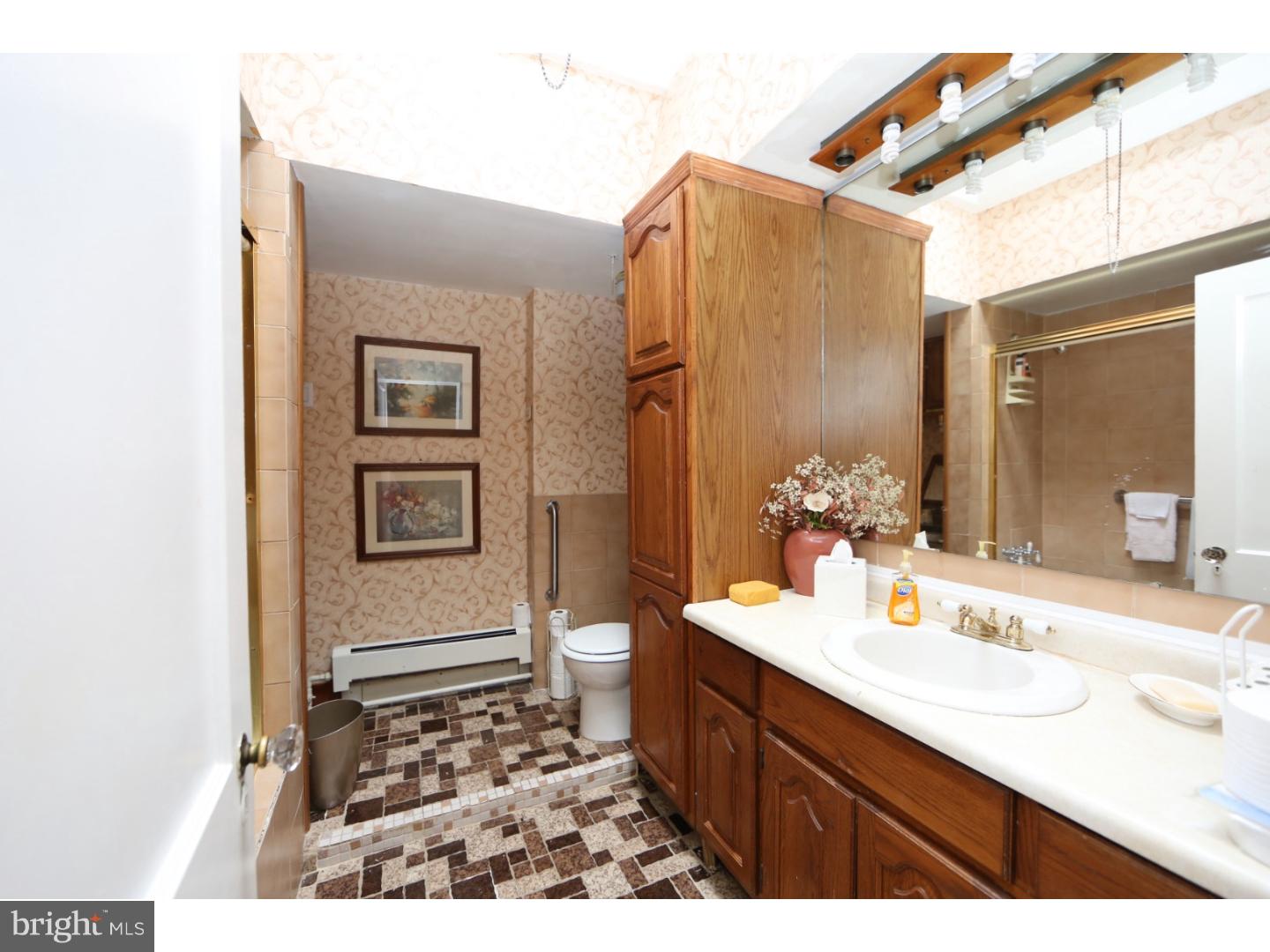 WEST OAK LANE - Residential