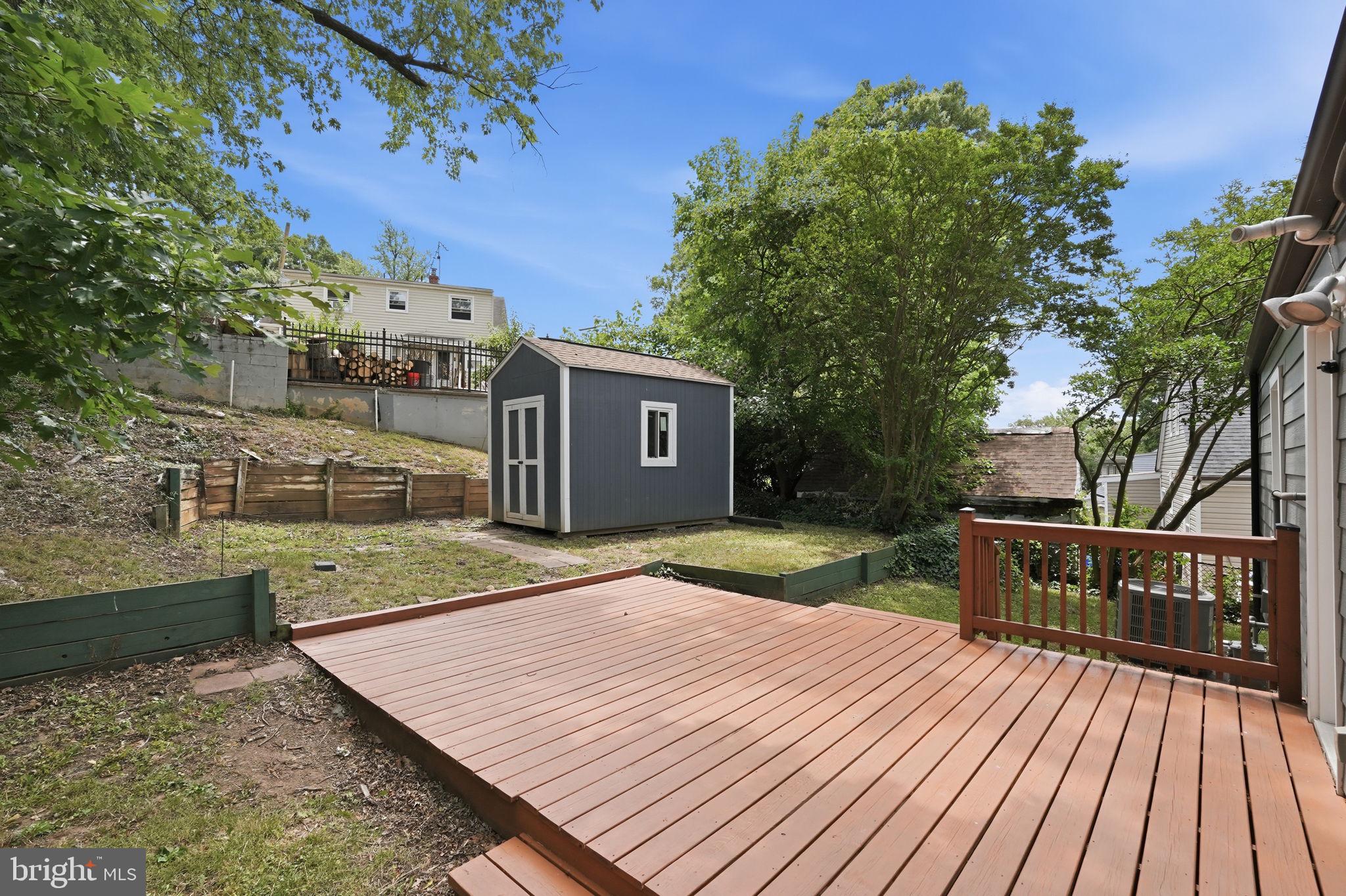 WASHINGTON SUBURBAN HOME - Residential