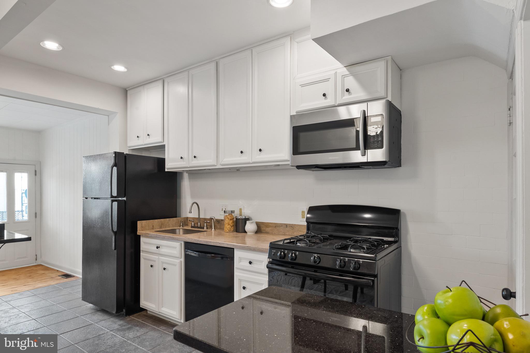 HILL EAST - Residential