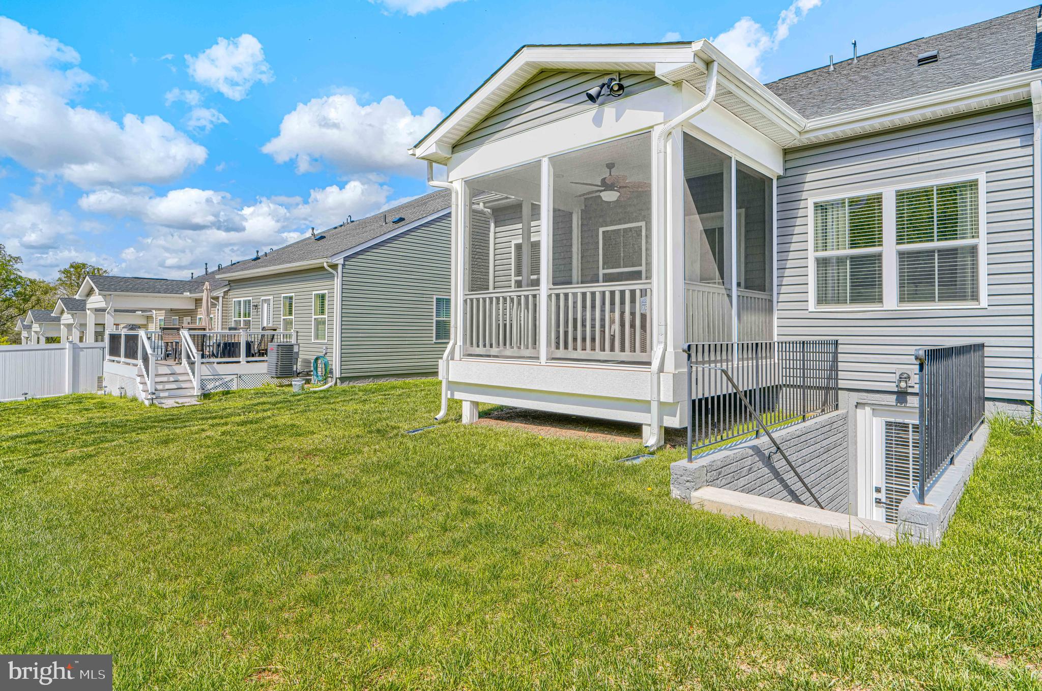JAMES RUN CARRIAGE HOMES - Residential