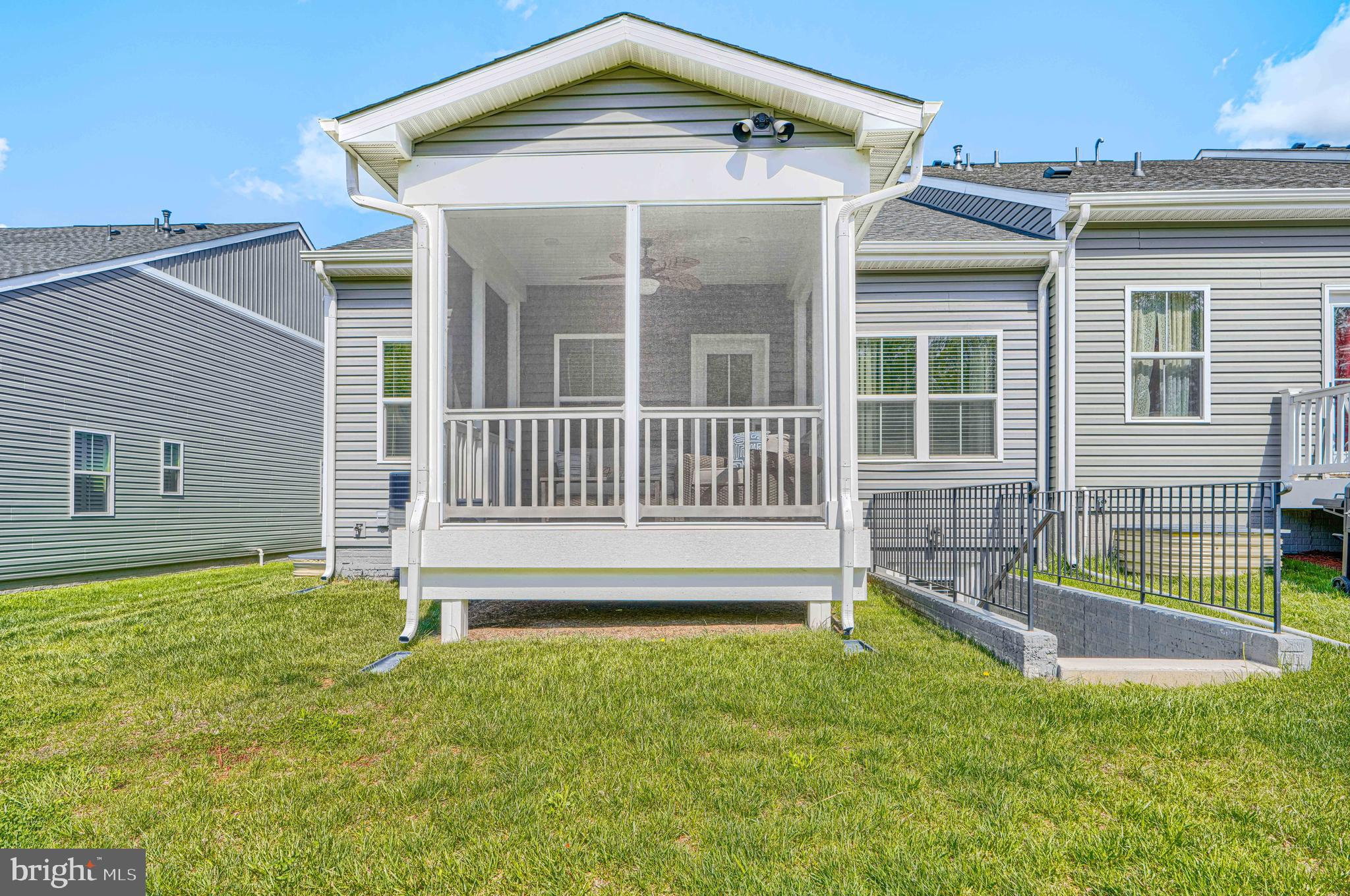 JAMES RUN CARRIAGE HOMES - Residential