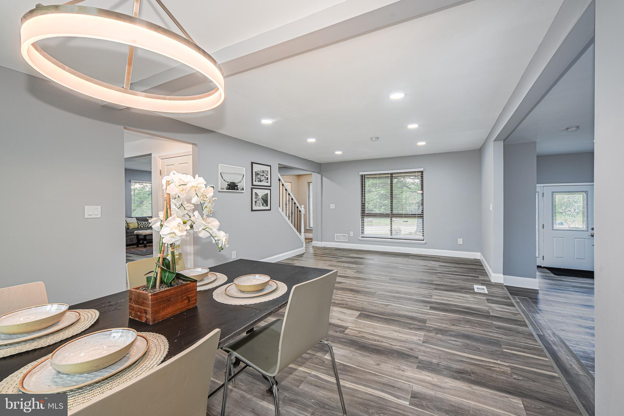 WOODBRIDGE VALLEY - Residential
